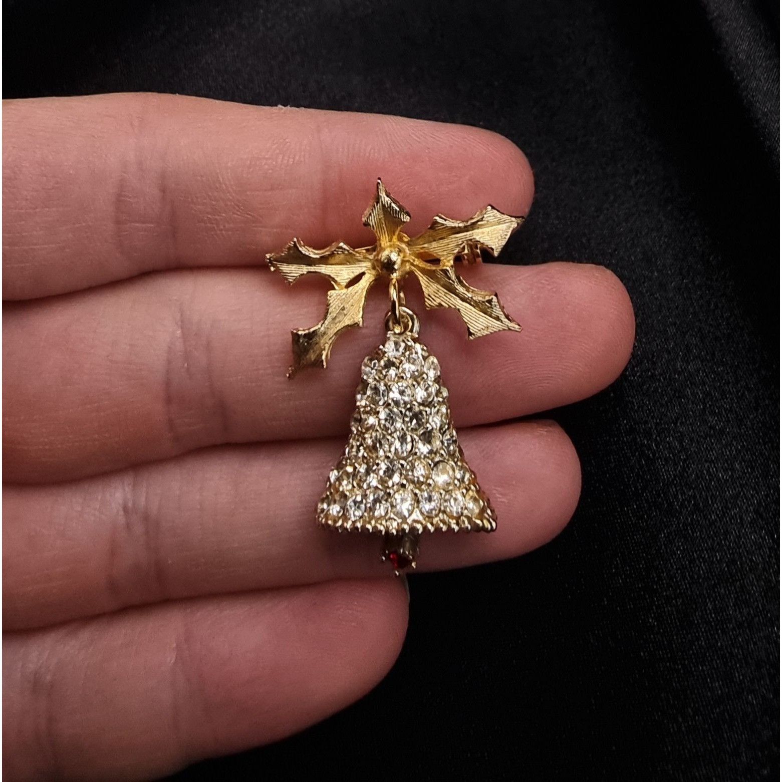 Vintage Vintage 1950's-1960's Signed DODDS Gold-Tone Rhinestone Chri Size ONE SIZE - 4 Thumbnail