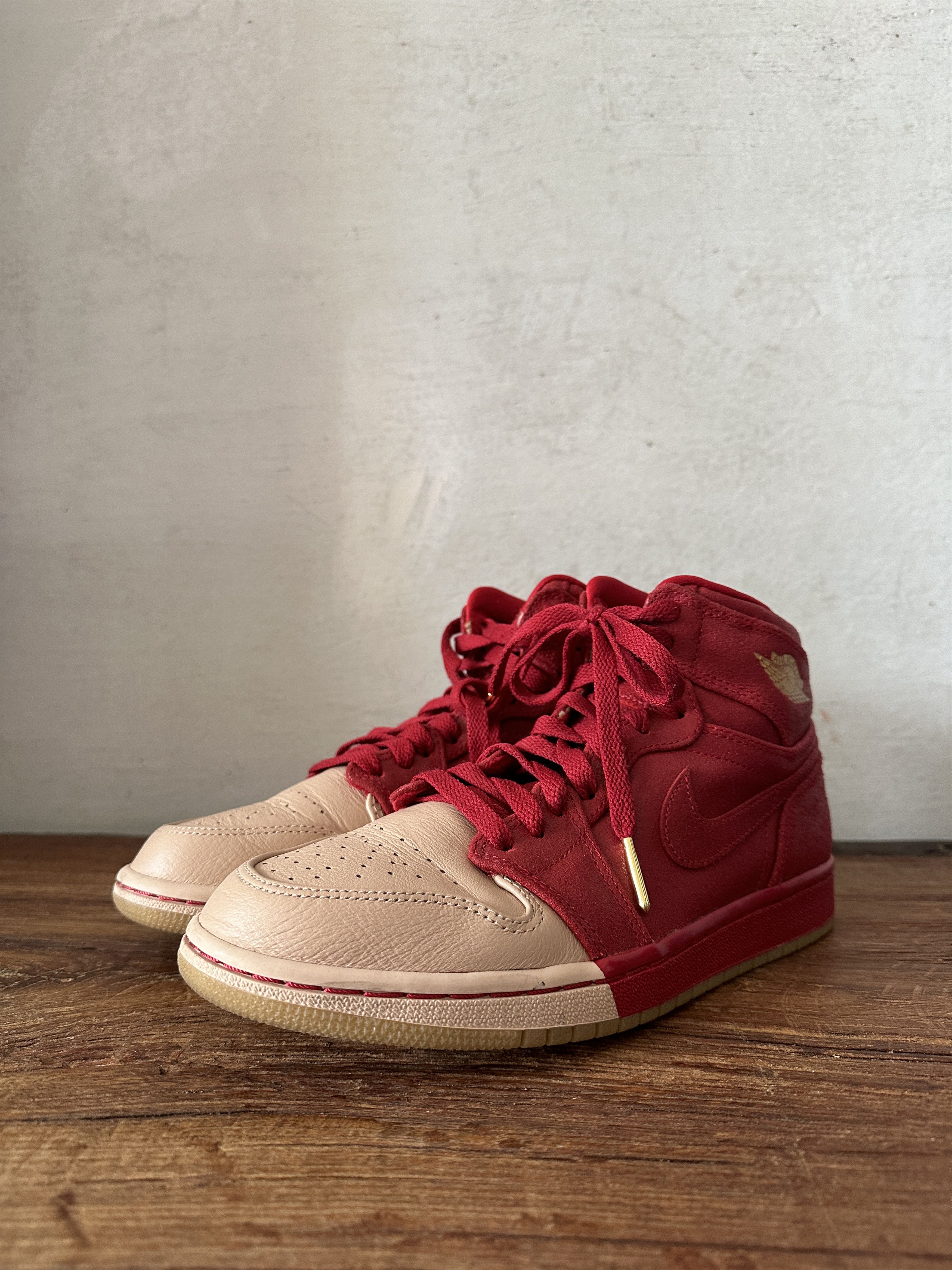 Jordan Brand Jordan 1 Retro High Dip-Toe Red Size US 7 / IT 37 - 1 Thumbnail