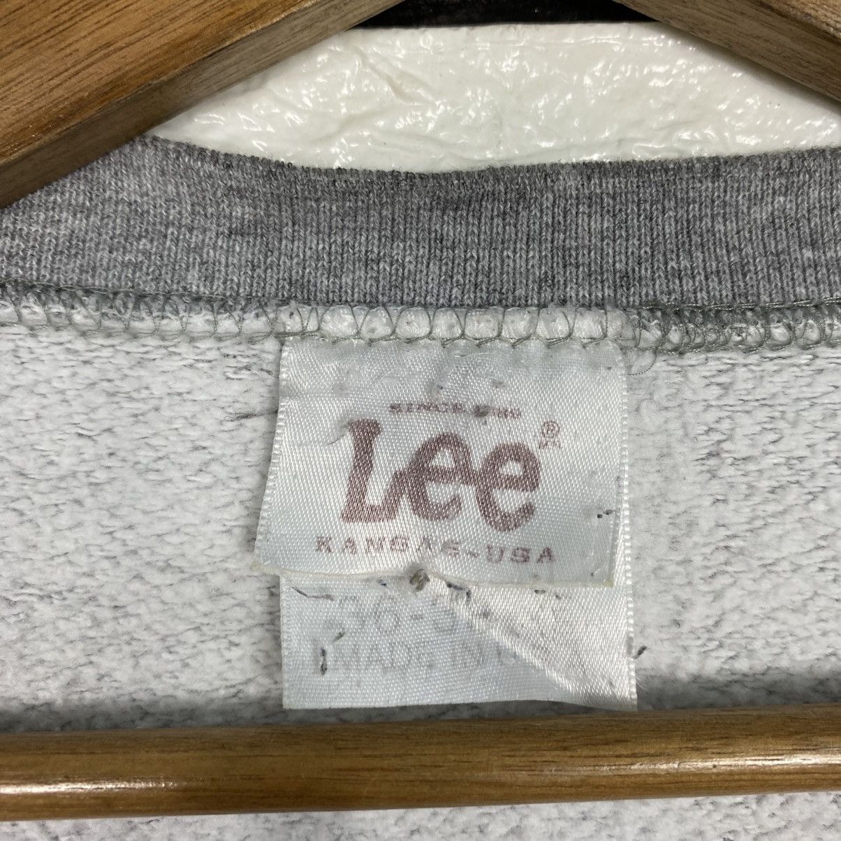 Japanese Brand 📌Vintage Lee Sweatshirt Made in Usa Bear Faded Design Size US M / EU 48-50 / 2 - 15 Thumbnail
