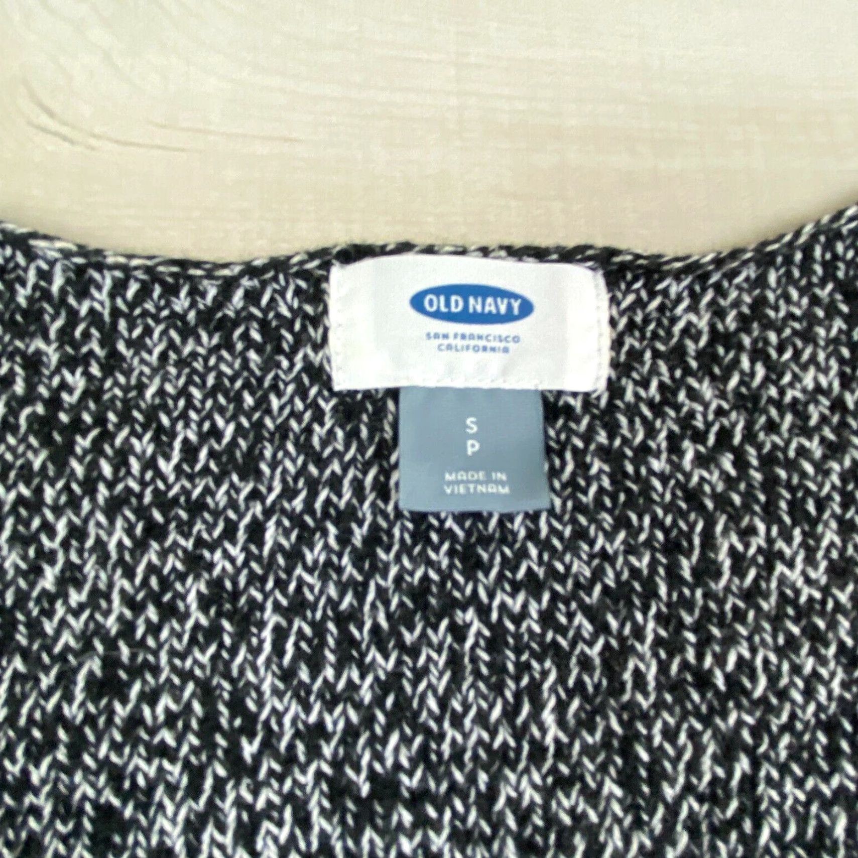 Old Navy Old Navy Womens Small Black Pullover V Neck Sweater Hi Low Hem Soft Knit Regular Fit Casual Size S / US 4 / IT 40 - 3 Thumbnail