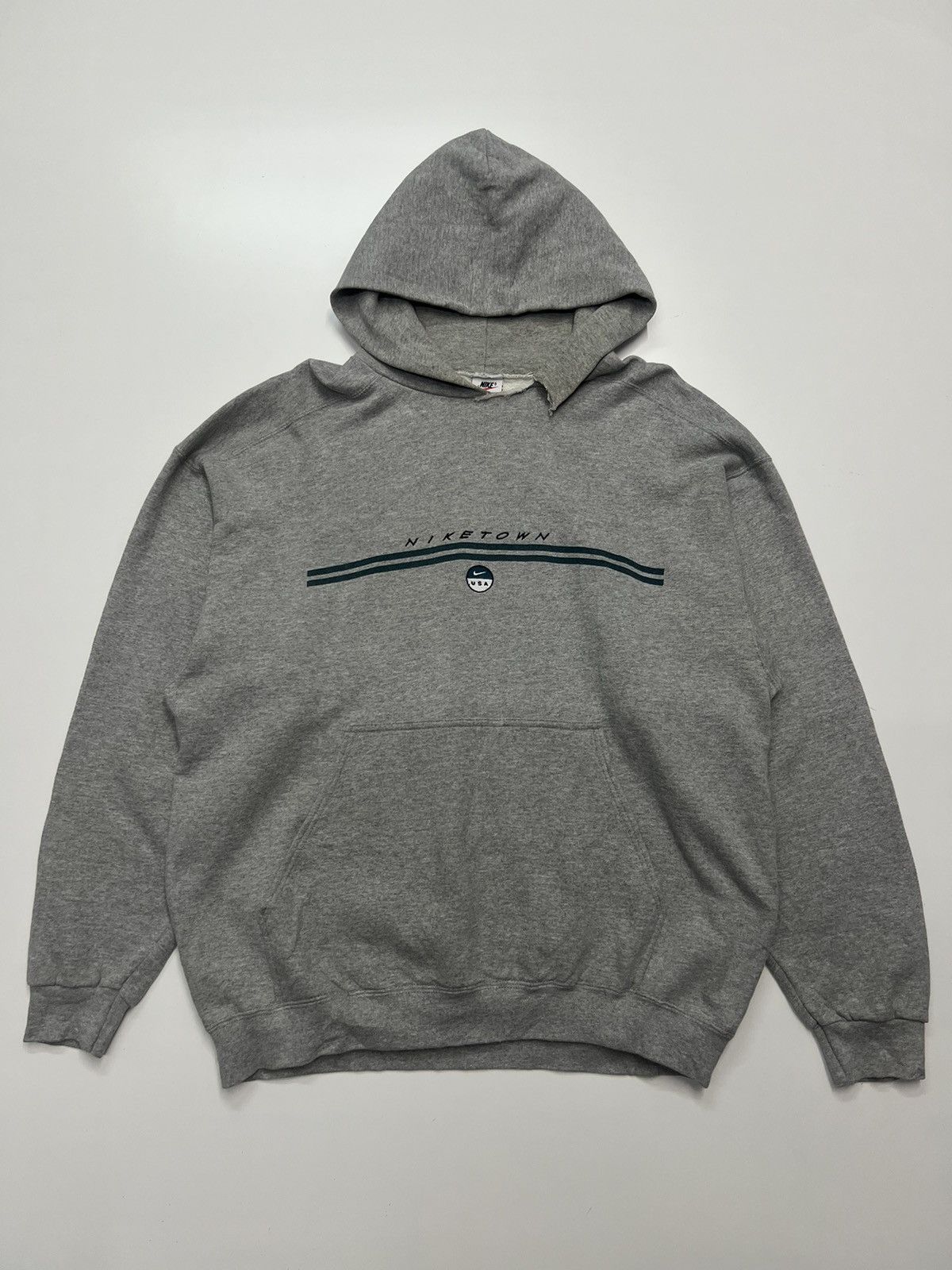 Vintage VINTAGE NIKE TOWN HOODIE MADE IN USA Size US L / EU 52-54 / 3 - 1 Thumbnail