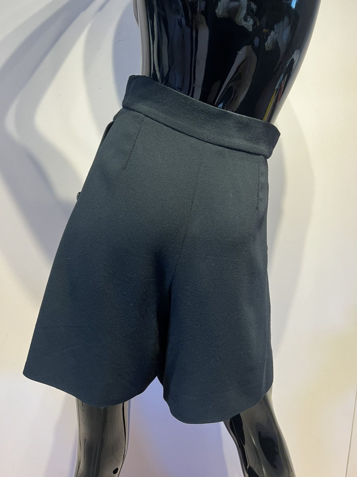 Chanel Chanel short Size 28" / US 6 / IT 42 - 7 Thumbnail