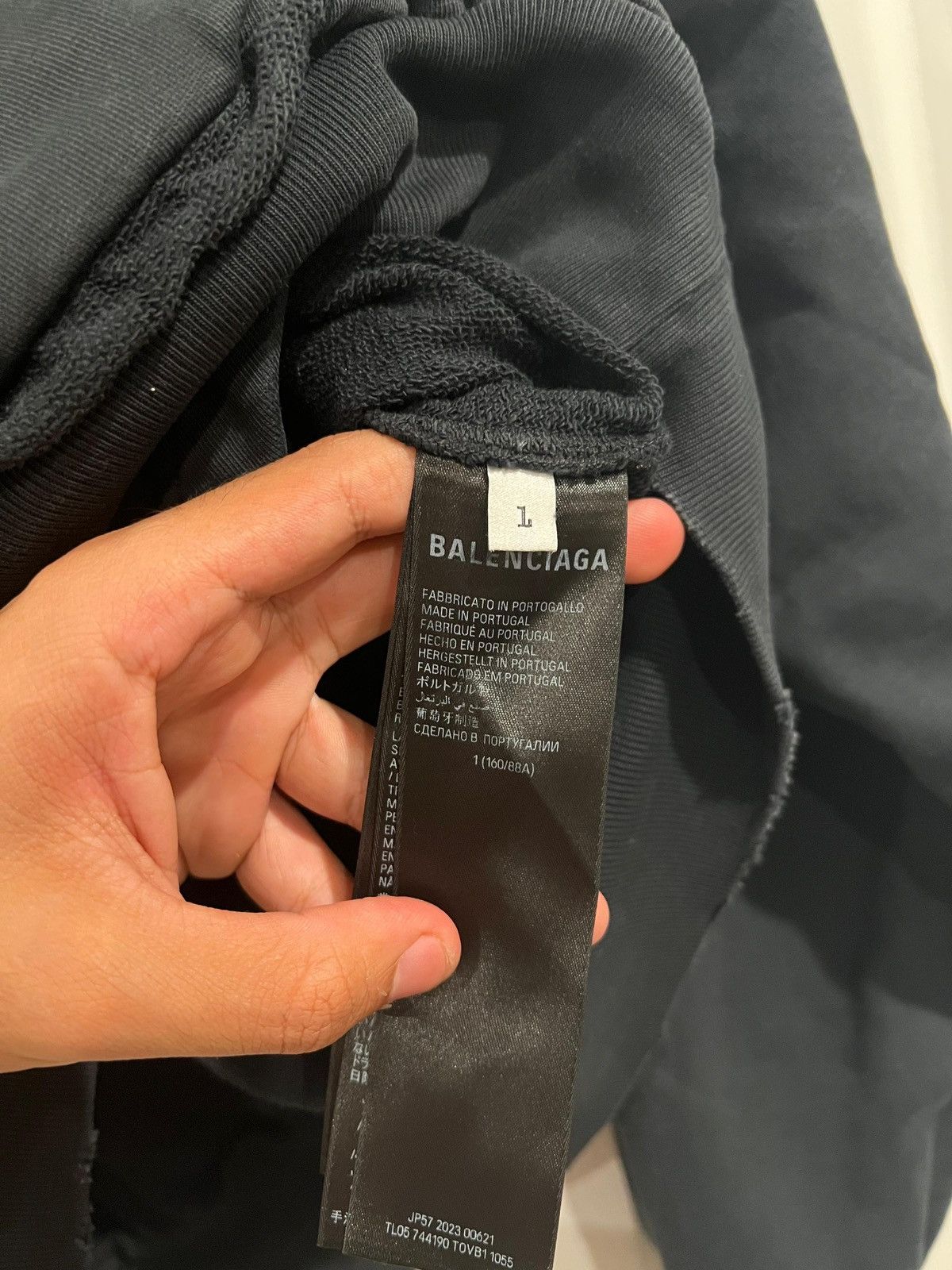 Balenciaga Balenciaga Distressed Tape Hoodie Size US S / EU 44-46 / 1 - 6 Thumbnail