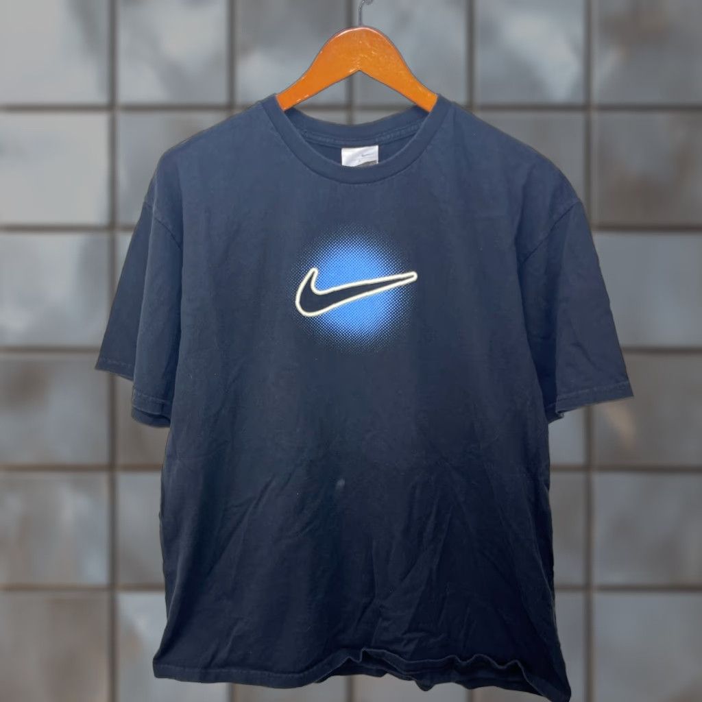 Nike VINTAGE Nike Big Swoosh Y2K T Shirt Large Size US L / EU 52-54 / 3 - 1 Thumbnail
