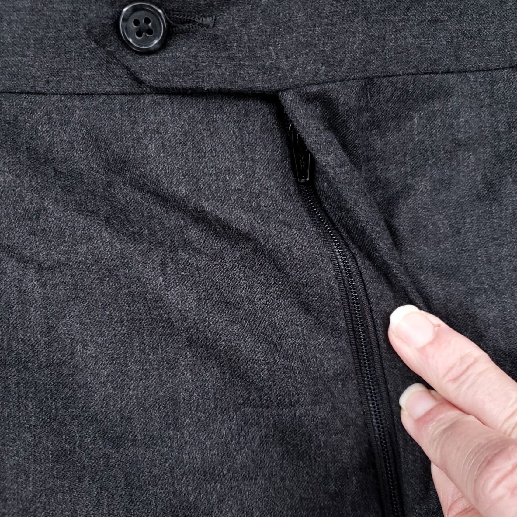 Jos. A. Bank Jos. A. Bank Dress Pants 40 Gray Pleated Straight Mid-Rise Business Slacks Mens Size US 40 / EU 56 - 7 Thumbnail
