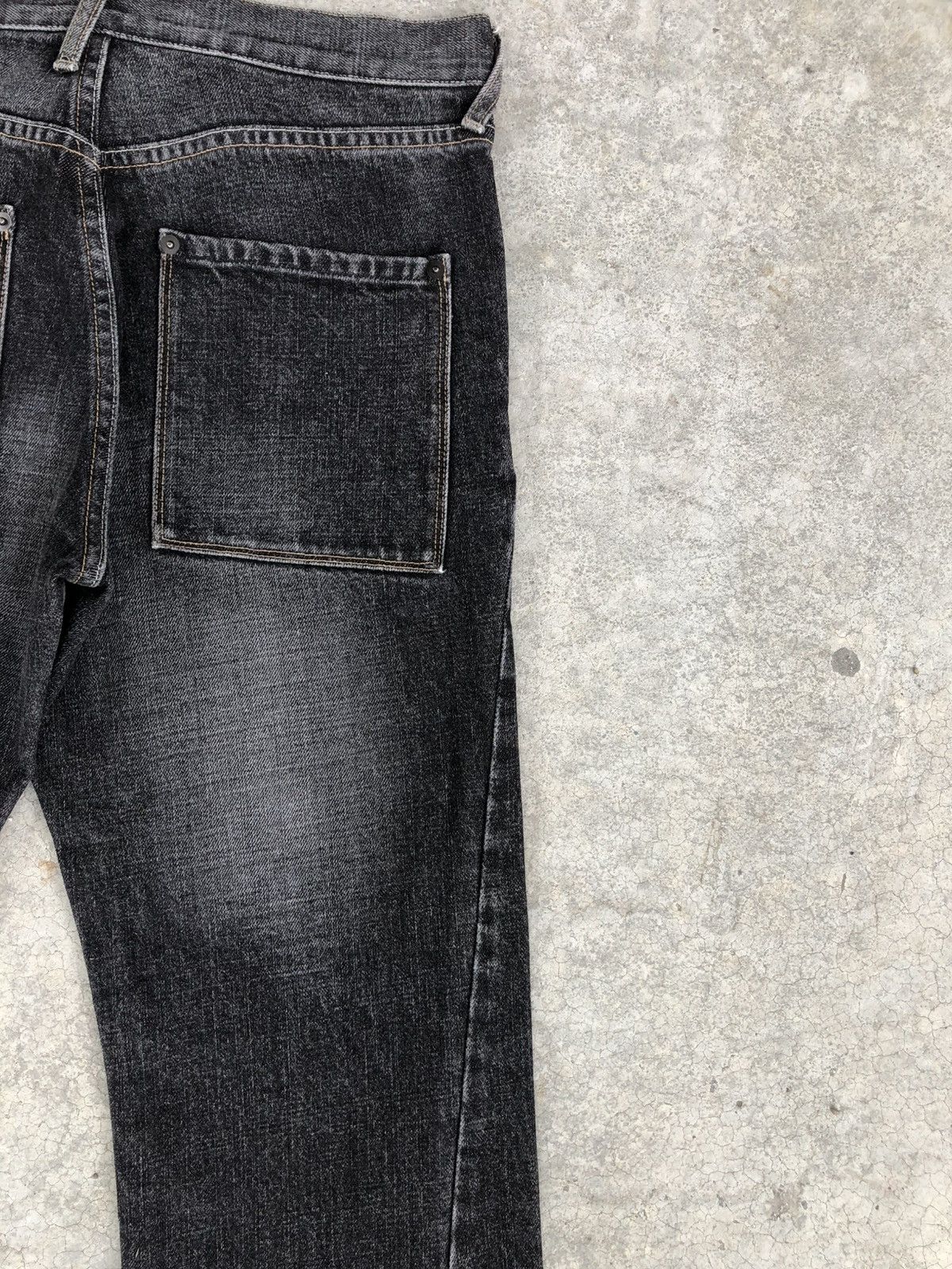 If Six Was Nine Japanese Uniqlo Flared Jeans Distressed Denim Size US 31 - 10 Thumbnail