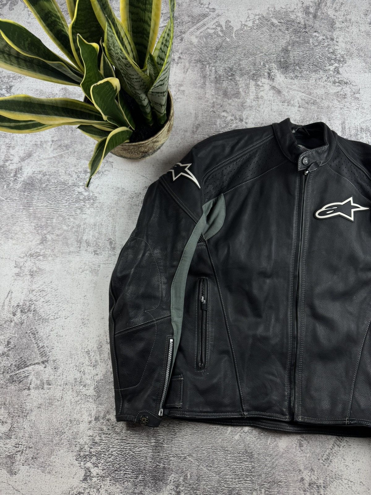 Alpinestars Alpinestars USA 40 EU 50 Men’s Black Motorcycle Racing Leather Zip Jacket Bomber Size US L / EU 52-54 / 3 - 2 Thumbnail