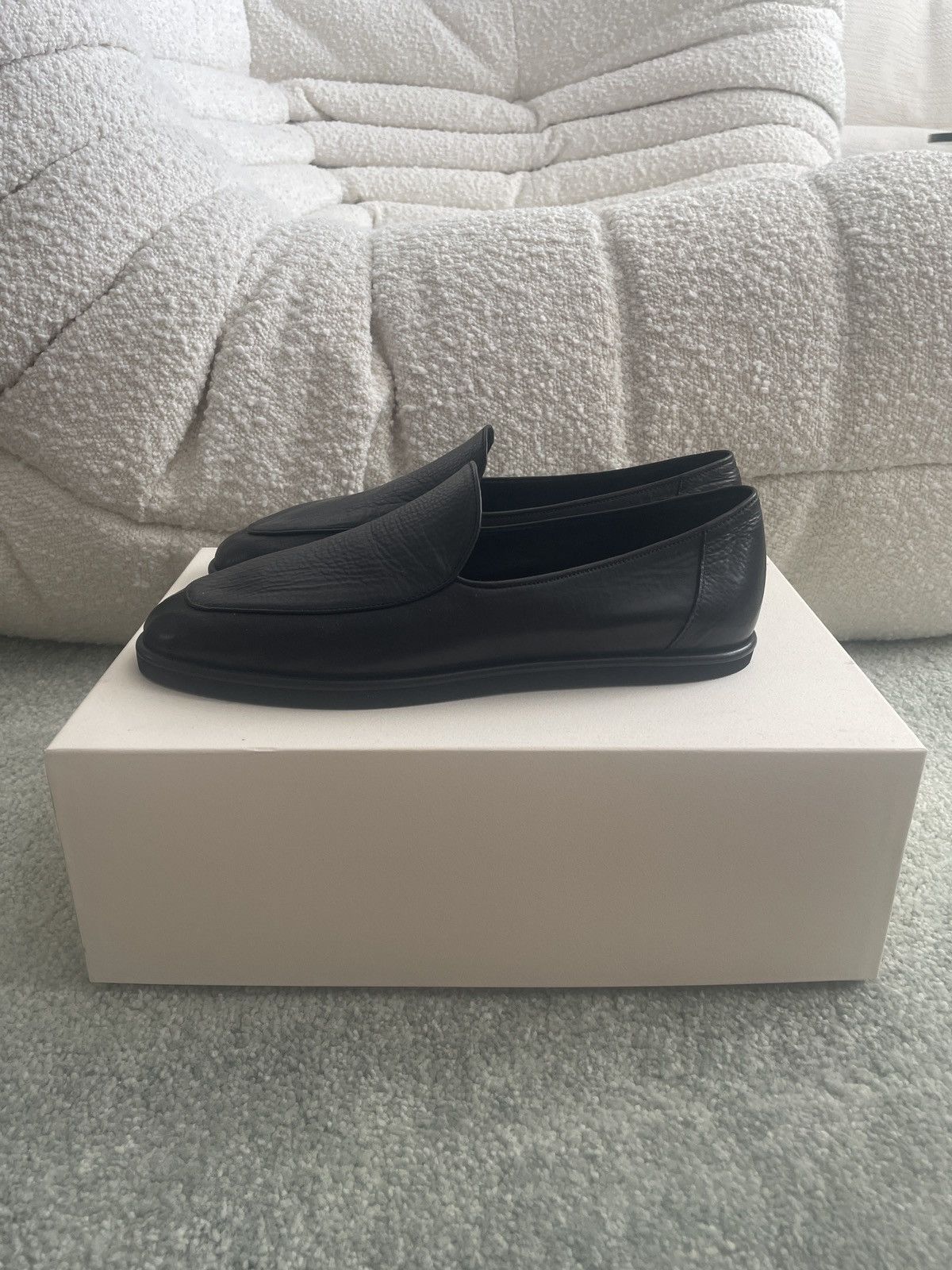 AURALEE　24AW SOFT LEATHER LOAFERS AURALEE: Black Soft Leather Loafers | SSENSE