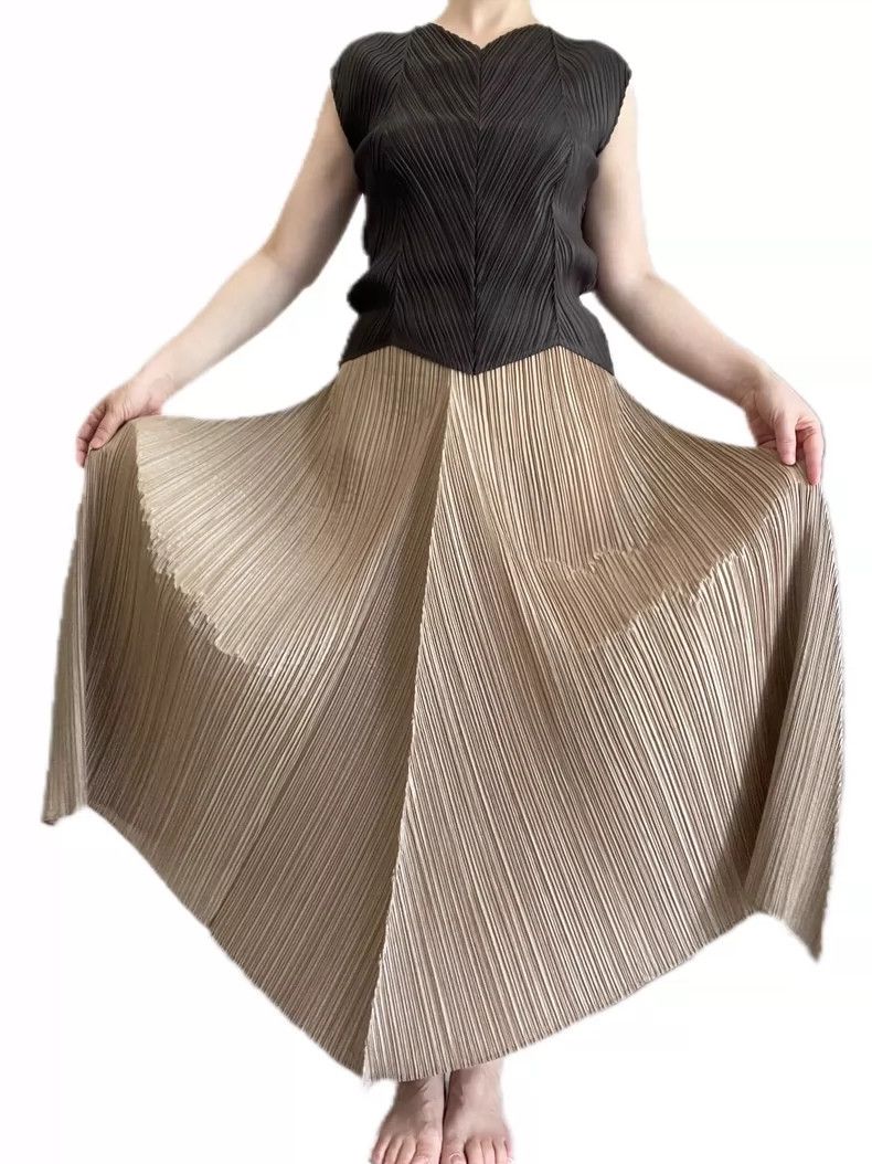Issey Miyake Issey Miyake size:S A golden-beige main line shark fin ski Size 31" - 1 Thumbnail