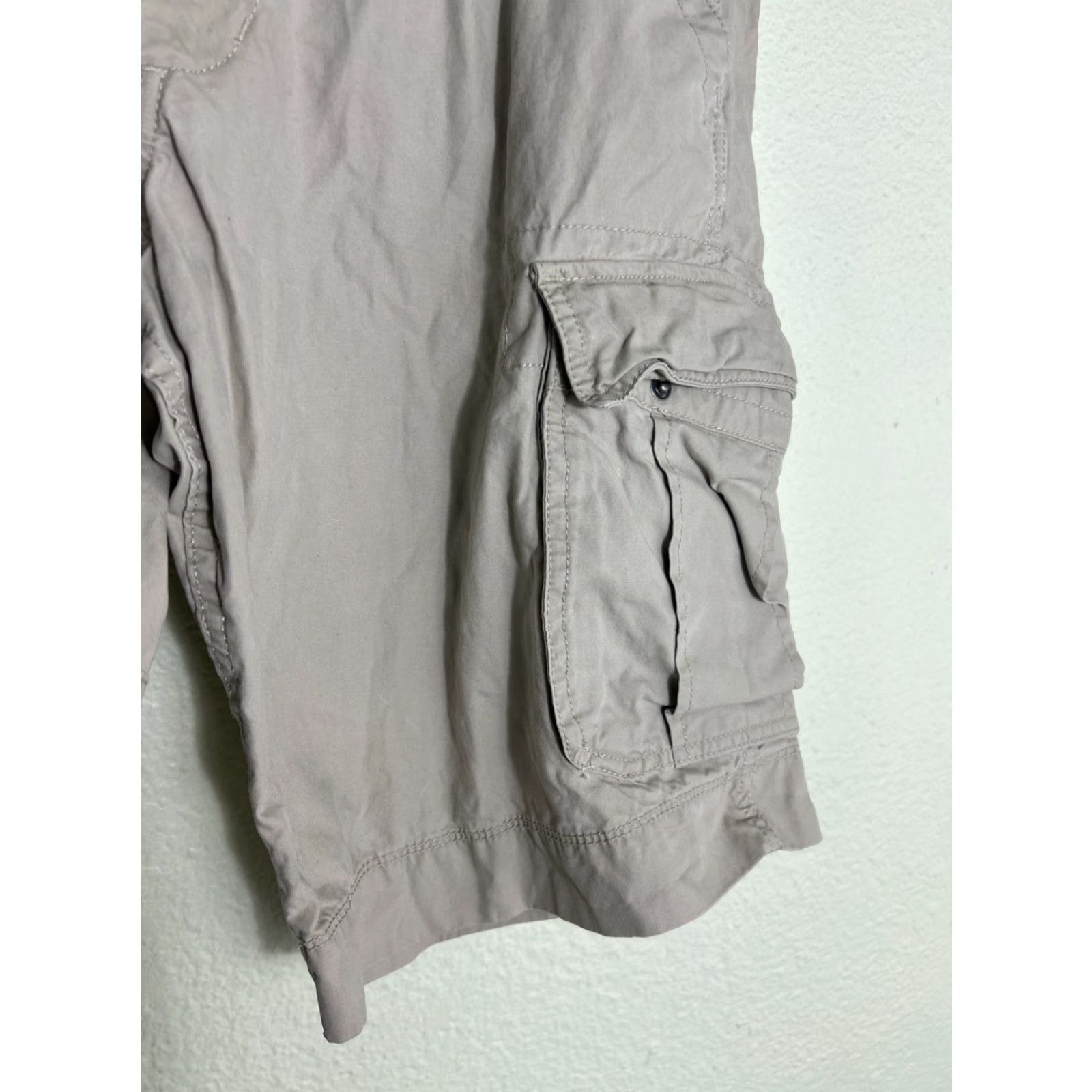 Gap Gap Cargo Shorts Mens Size 33 Beige Regular 11.5 33x11.5 Preppy Kanye Size US 33 - 5 Thumbnail