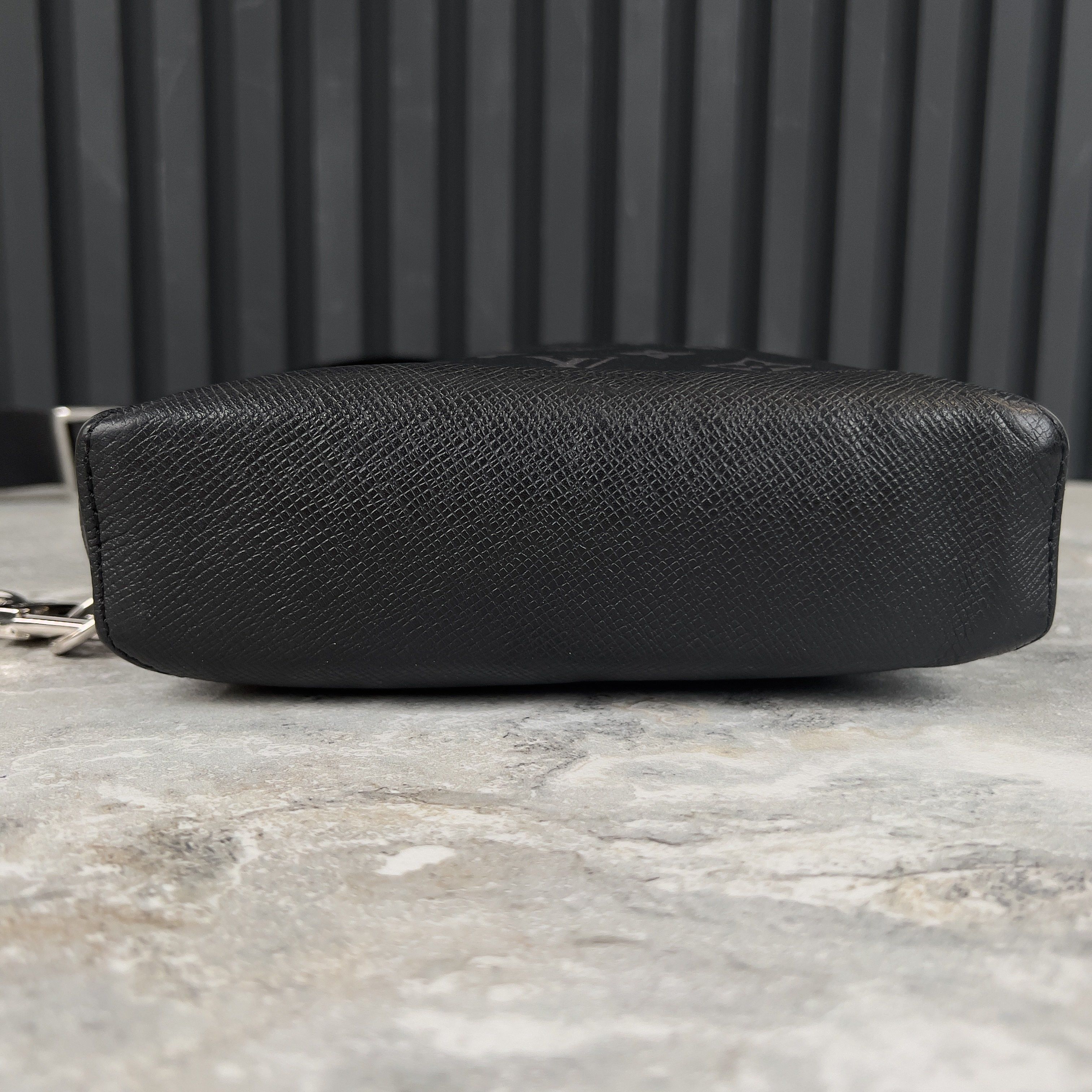 Louis Vuitton Duo Slingbag Taigarama Leather Monogram Eclipse Canvas Size ONE SIZE - 7 Thumbnail