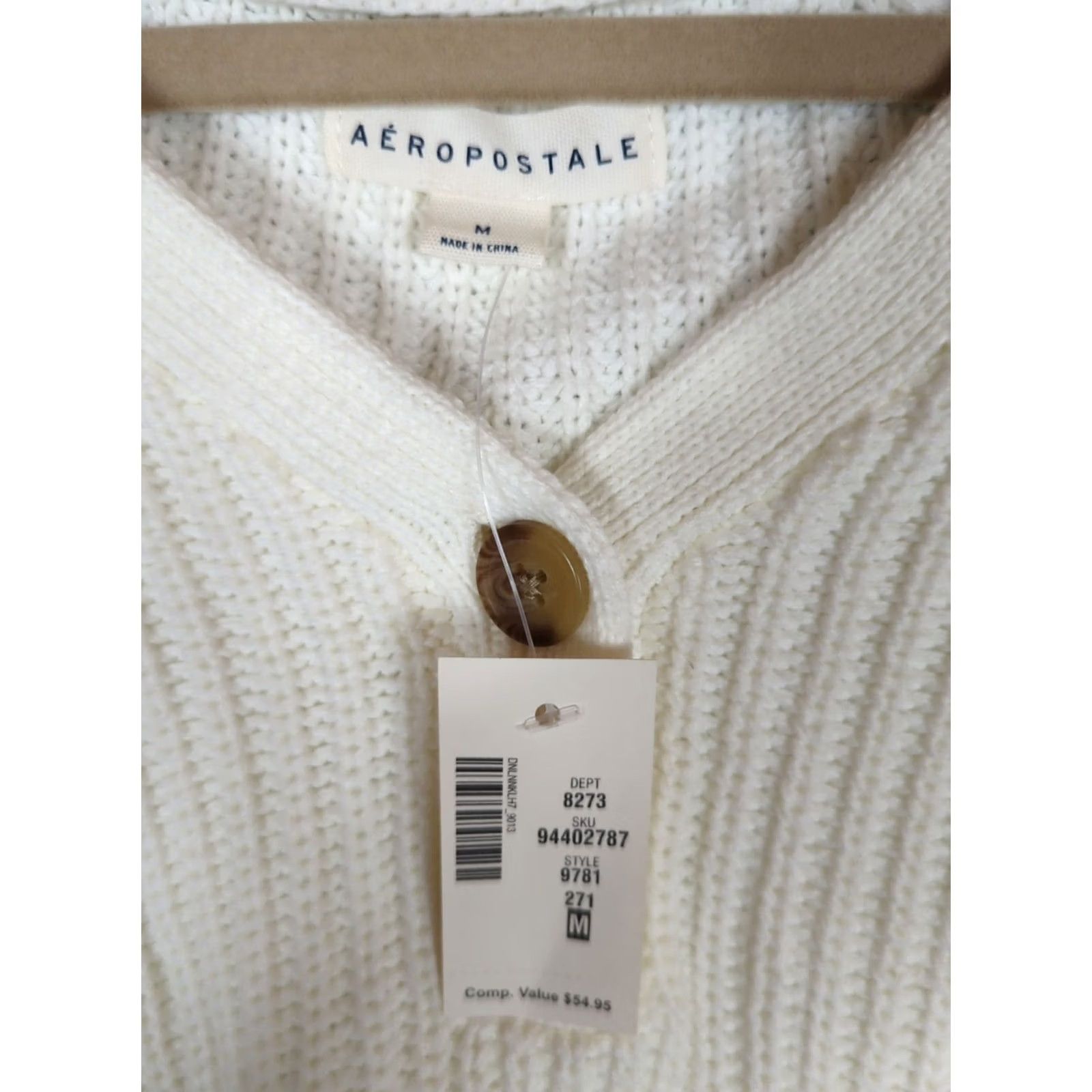 Aeropostale AEROPOSTALE Ivory White Cropped Long Sleeve Sweater Women M Slouchy Chunky Cardigan V-Neck Button Front Bohemian Preppy Casual Travel Size S / US 4 / IT 40 - 3 Thumbnail