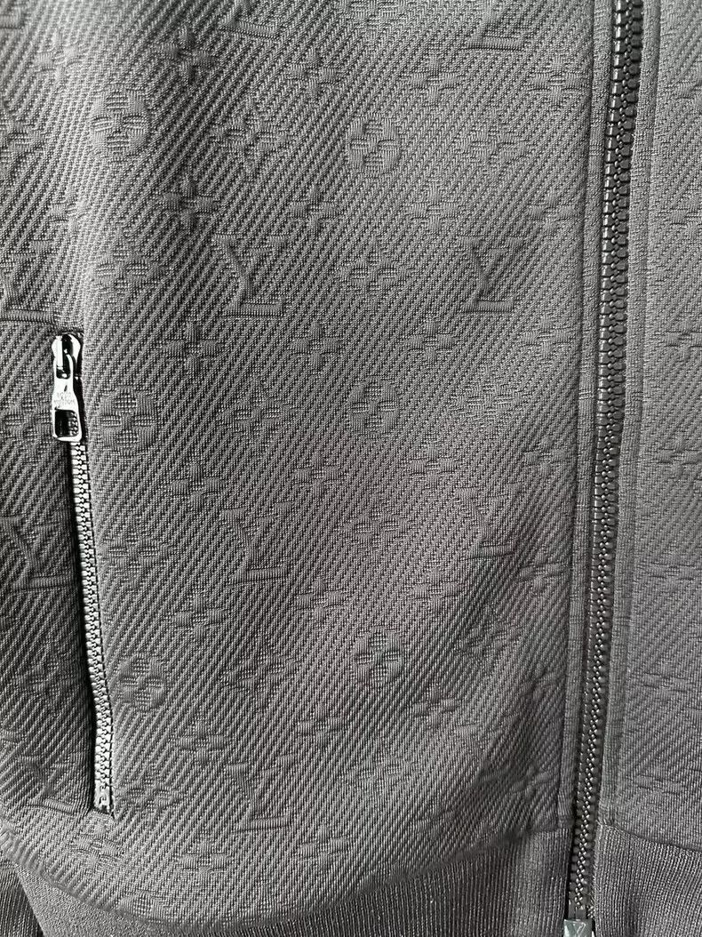Louis Vuitton LOUIS VUITTON Black embossed full-print jacket 2504-Nextarr Size US M / EU 48-50 / 2 - 3 Thumbnail