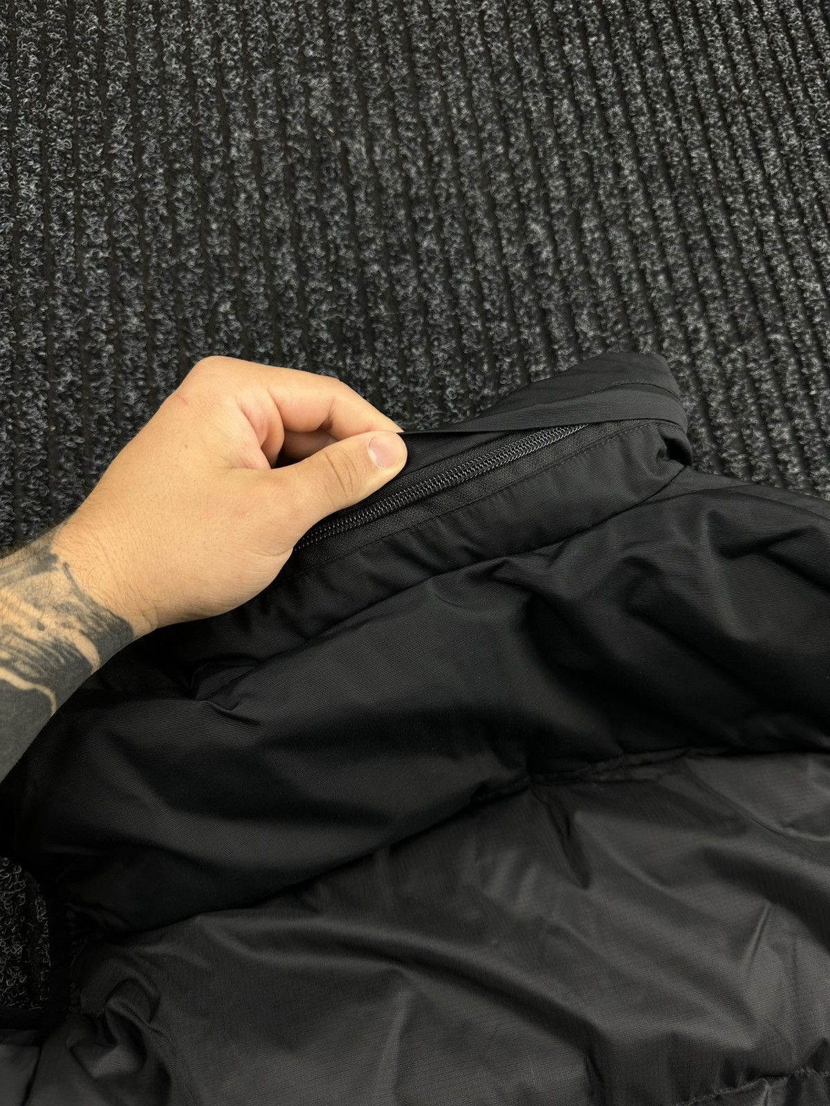 Schott Vintage 90s Schott N.Y.C. PUFFER NYLON BLACK VEST Size US M / EU 48-50 / 2 - 11 Thumbnail