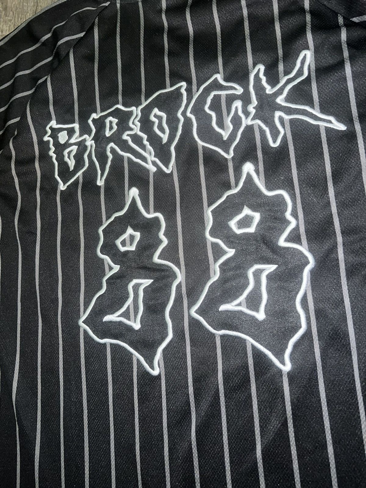 Marvel Comics Marvel Venom Striped Batting Jersey Size XL Size US XL / EU 56 / 4 - 4 Thumbnail