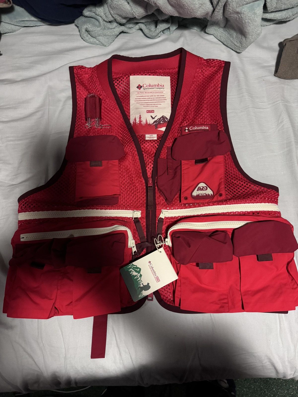 image of Columbia Utility Vest Bright Red, Men's (Size Small)