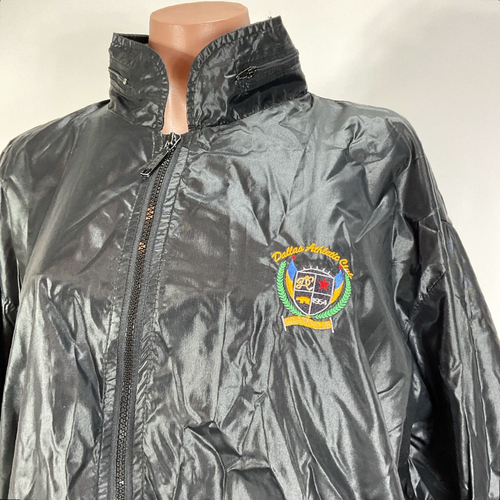 VINTAGE IZOD Club Jacket Mens 2XL Black Full Zip Athletic Windbreaker Outdoor Golf Jacket (2XL)