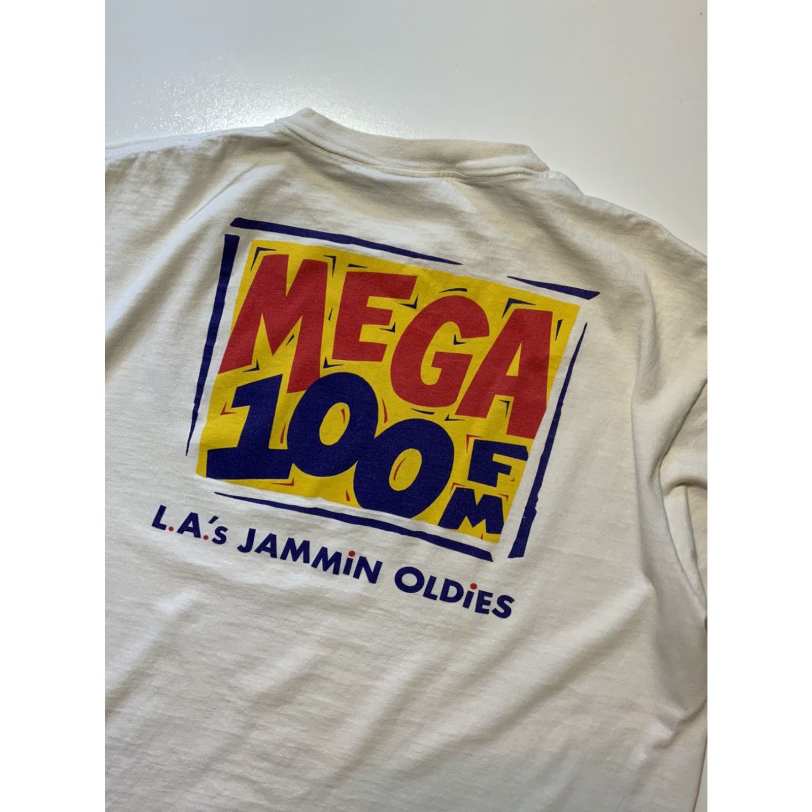Vintage VINTAGE KCMG 100 FM Los Angeles Jammin Oldies Radio Station T-Shirt XL White Graphic Tee Mens? Womens? Size US XL / EU 56 / 4 - 5 Thumbnail