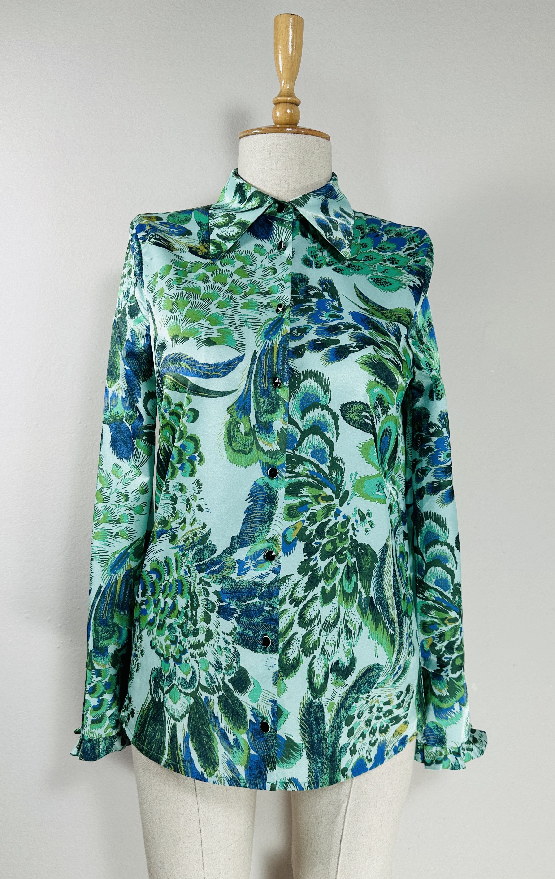 image of Baum Und Pferdgarten Green Shirt, Women's (Size Medium)