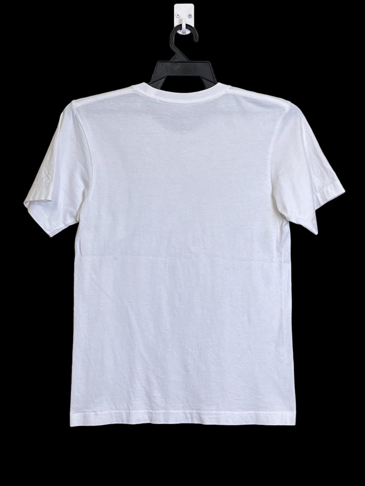 Kaws × Uniqlo NICE🔥🔥UNIQLO x KAWS COLLABORATION TEE SHIRT Size US XS / EU 42 / 0 - 2 Thumbnail