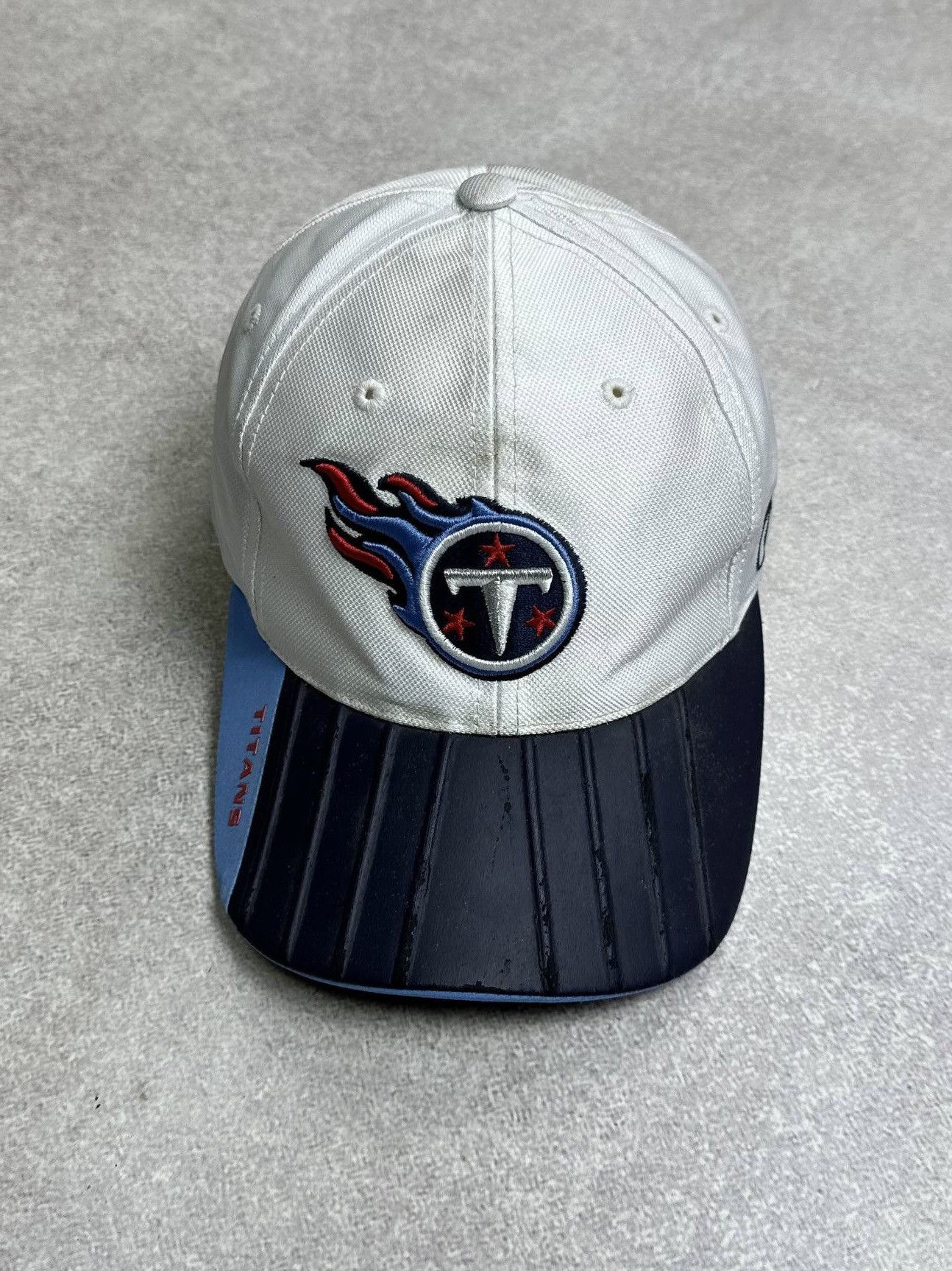 Vintage Vintage NFL Titans Reebok Archival Cap Size ONE SIZE - 2 Thumbnail