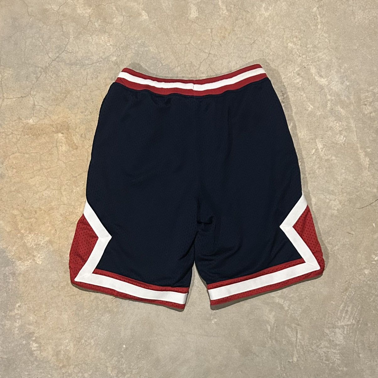 Nike × Vintage Crazy Vintage Y2K Nike Mesh USA Basketball Shorts Essential Size US 32 / EU 48 - 5 Thumbnail
