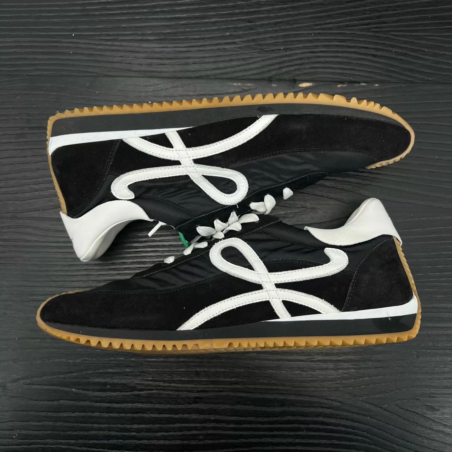 Loewe LOEWE Runner Black & White Size 45 Like New Size US 12 / EU 45 - 2 Thumbnail