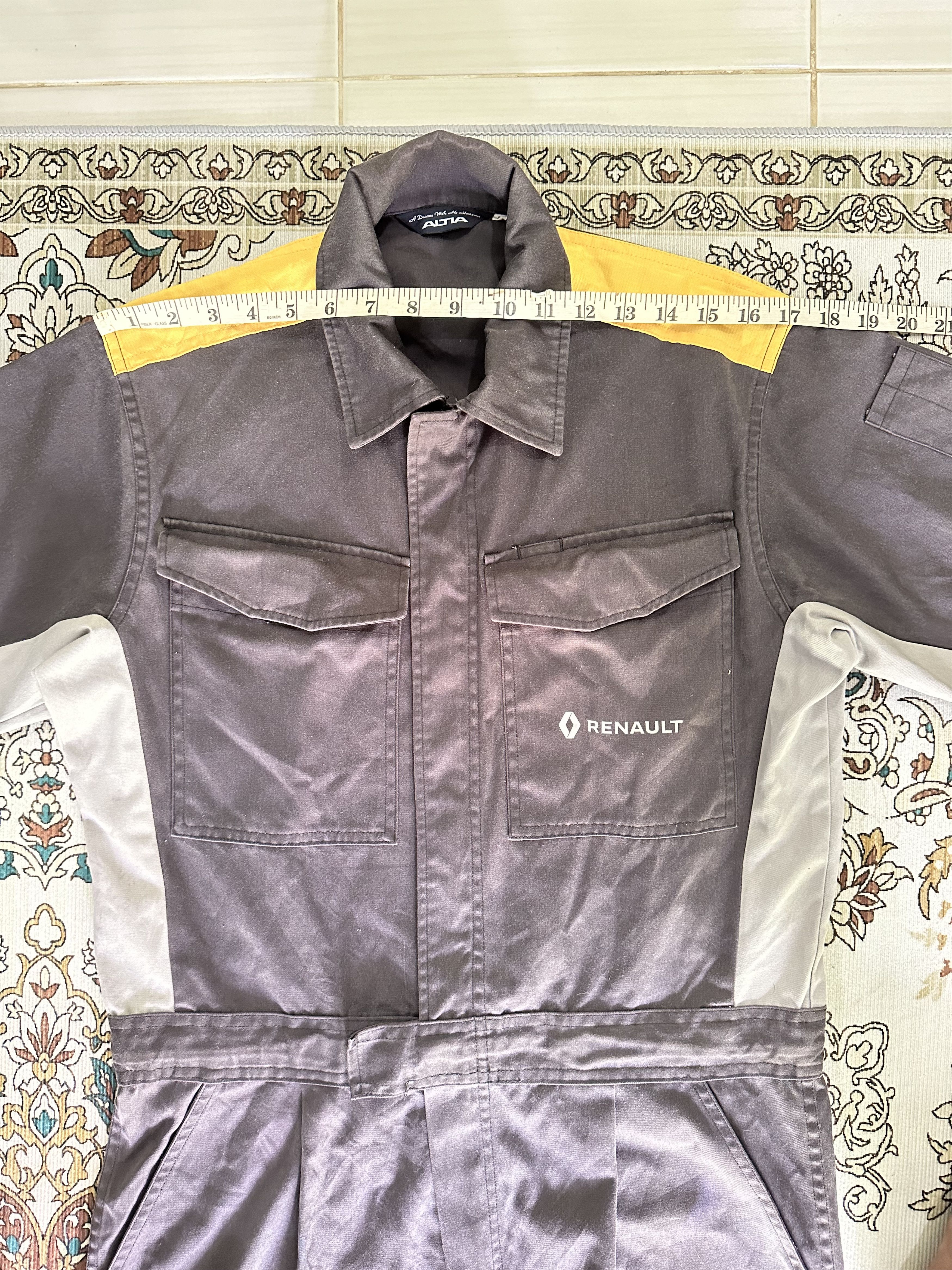 Sports Specialties Steal!! Vintage Renault Formula 1 Distressed Coverall Size US 33 - 17 Thumbnail