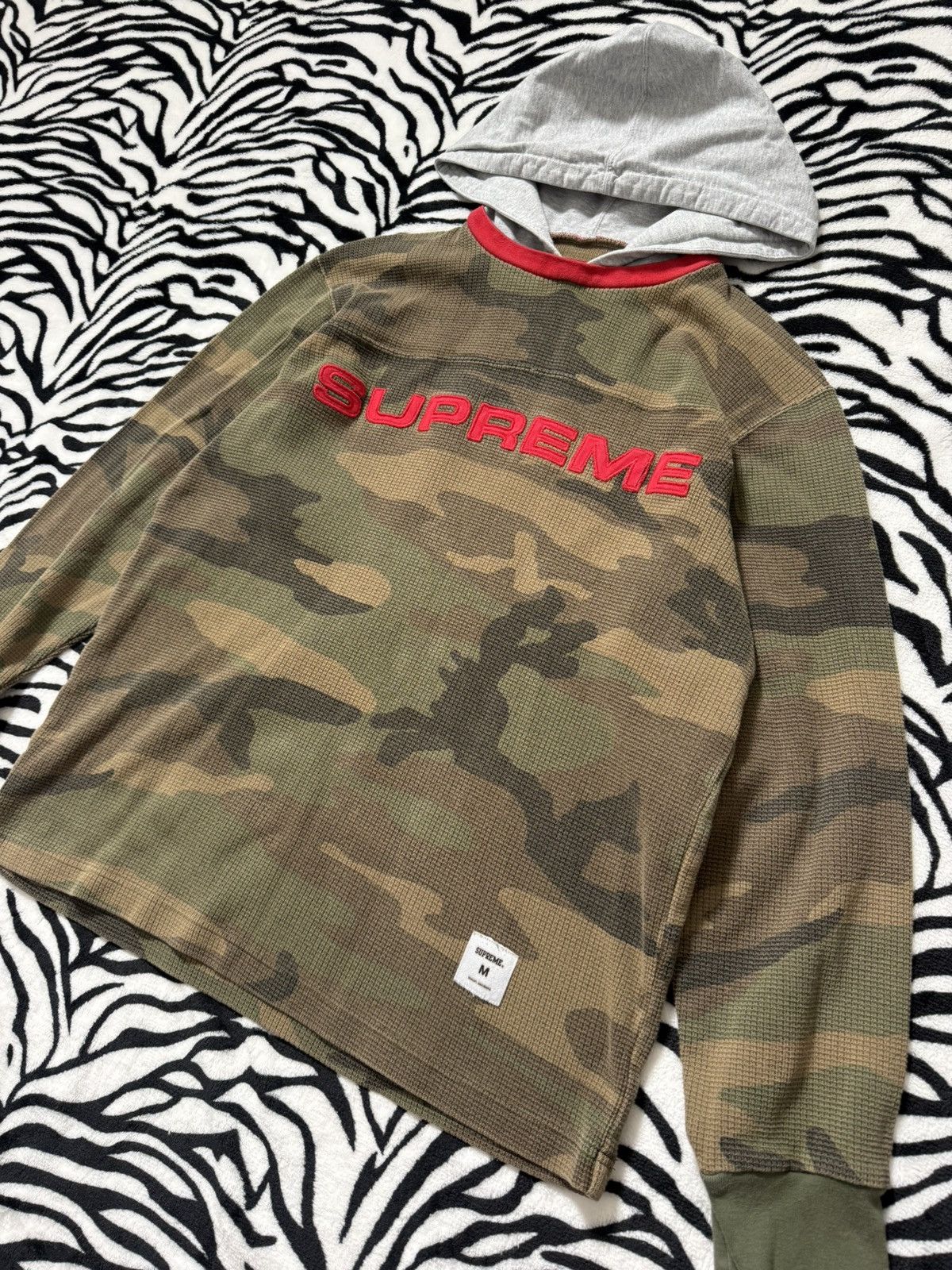 Supreme Supreme FW17 Camo Hooded Waffle Thermal Size M Size US M / EU 48-50 / 2 - 2 Thumbnail