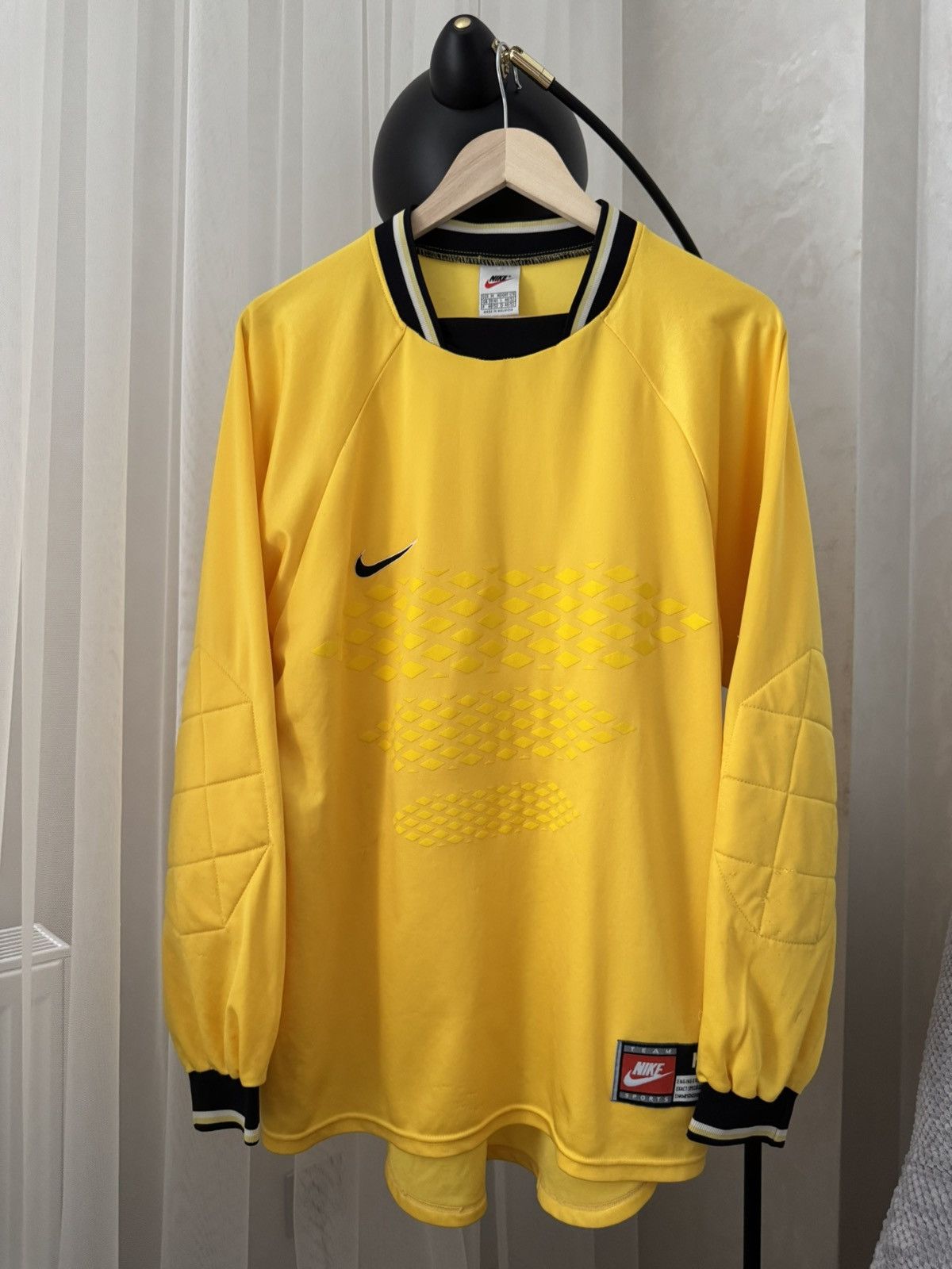 Nike Nike Vintage Soccer UK Blockcore Yellow Longsleeve Jersey Size US L / EU 52-54 / 3 - 2 Thumbnail