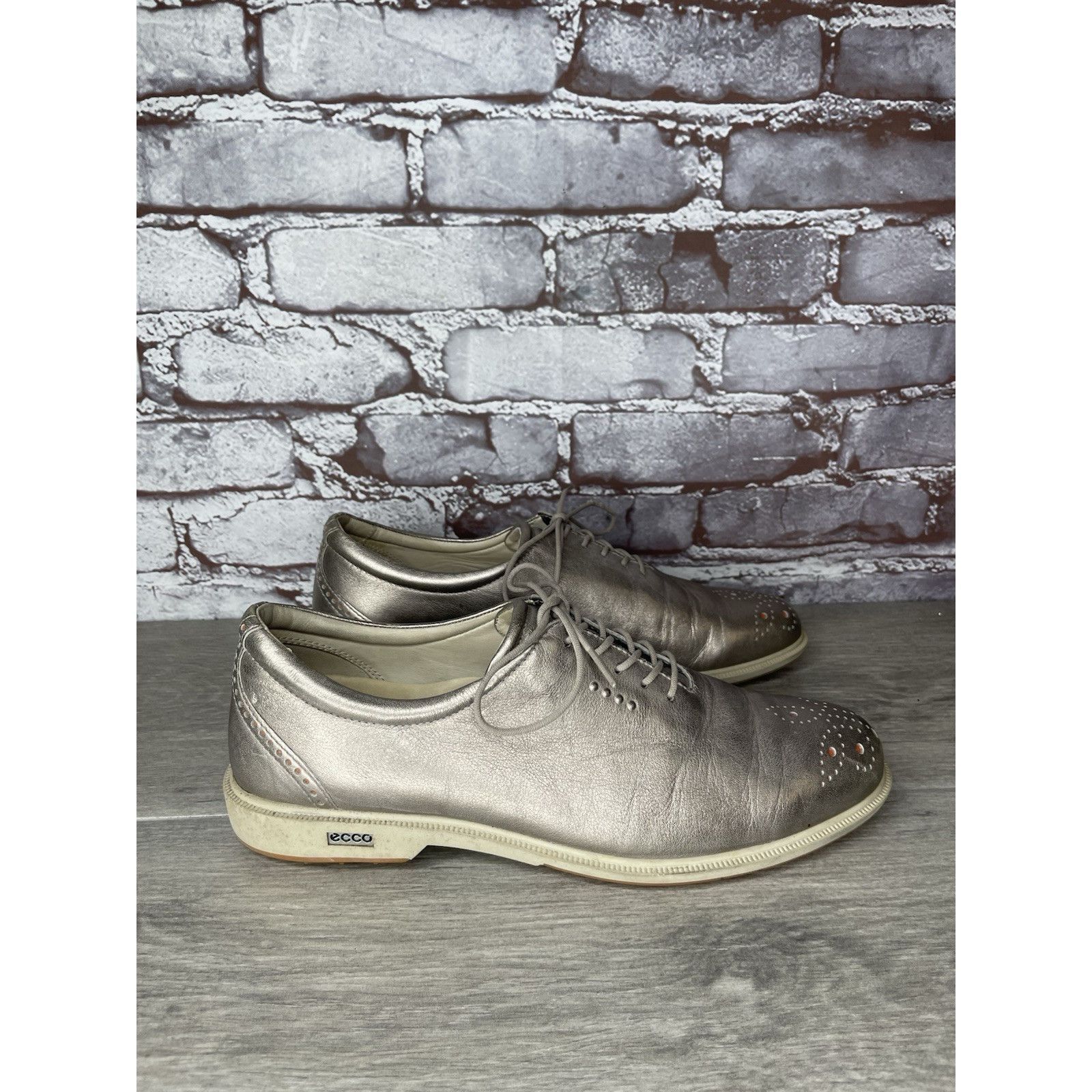 Ecco Ecco Metallic Silver Leather Wingtip Lace Up Golf Shoes Wome Size US 9.5 / IT 39.5 - 3 Thumbnail
