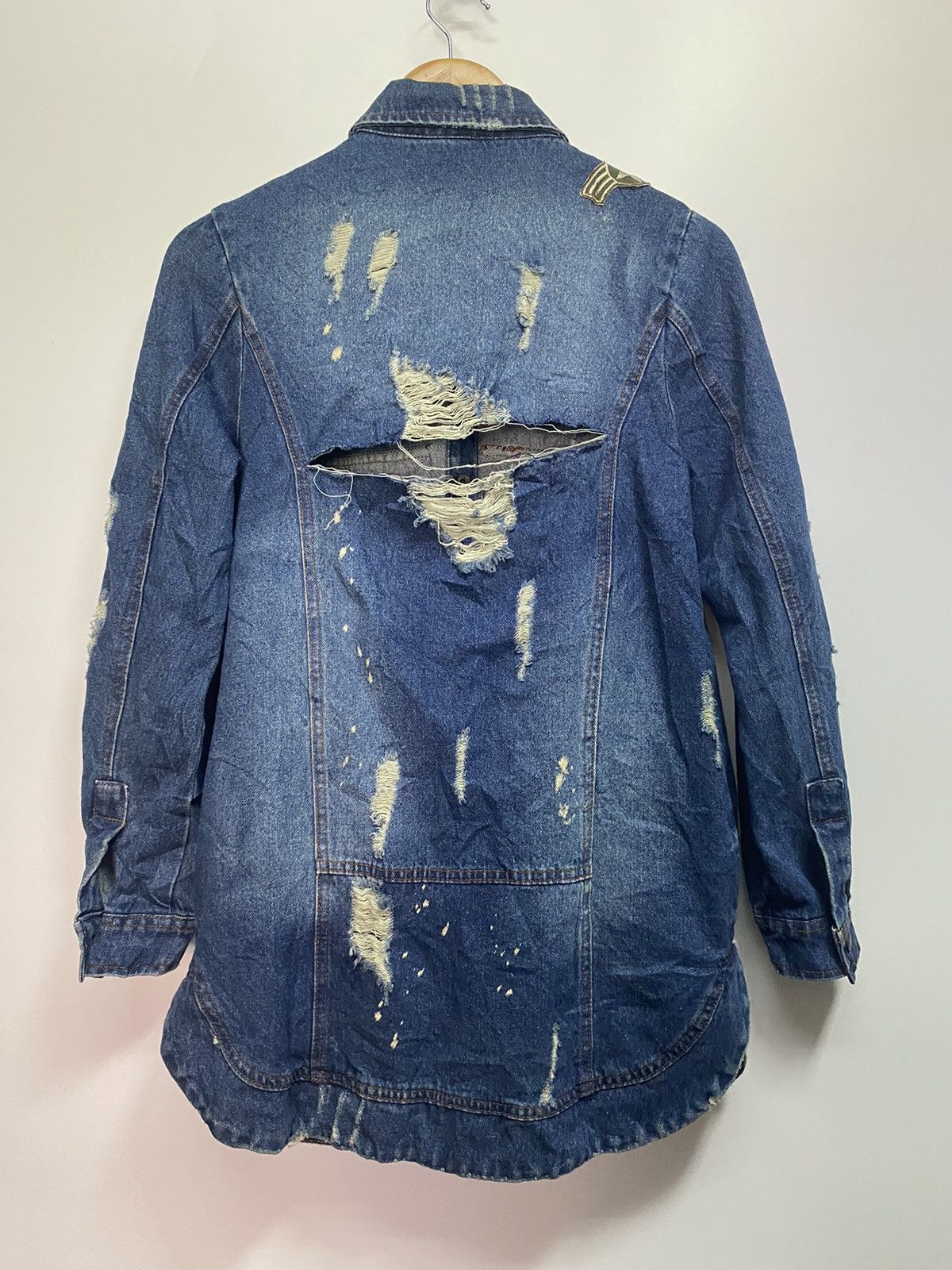 Japanese Brand Japanese Button up Denim Jean Shirt Women Fashion Distressed Size M / US 6-8 / IT 42-44 - 2 Thumbnail
