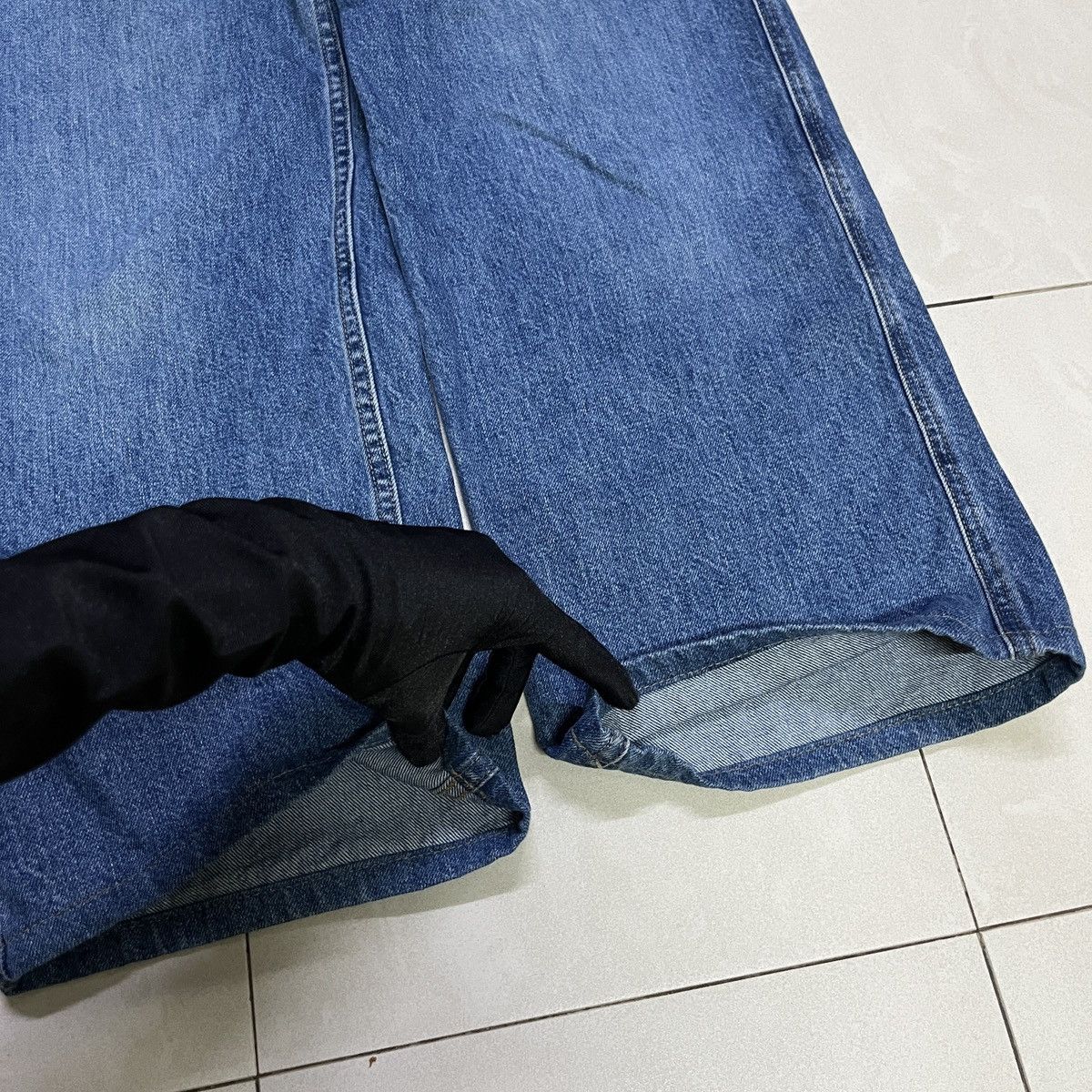 Uniqlo Uniqlo Wide/Baggy Jeans Size 30" / US 8 / IT 44 - 2 Thumbnail