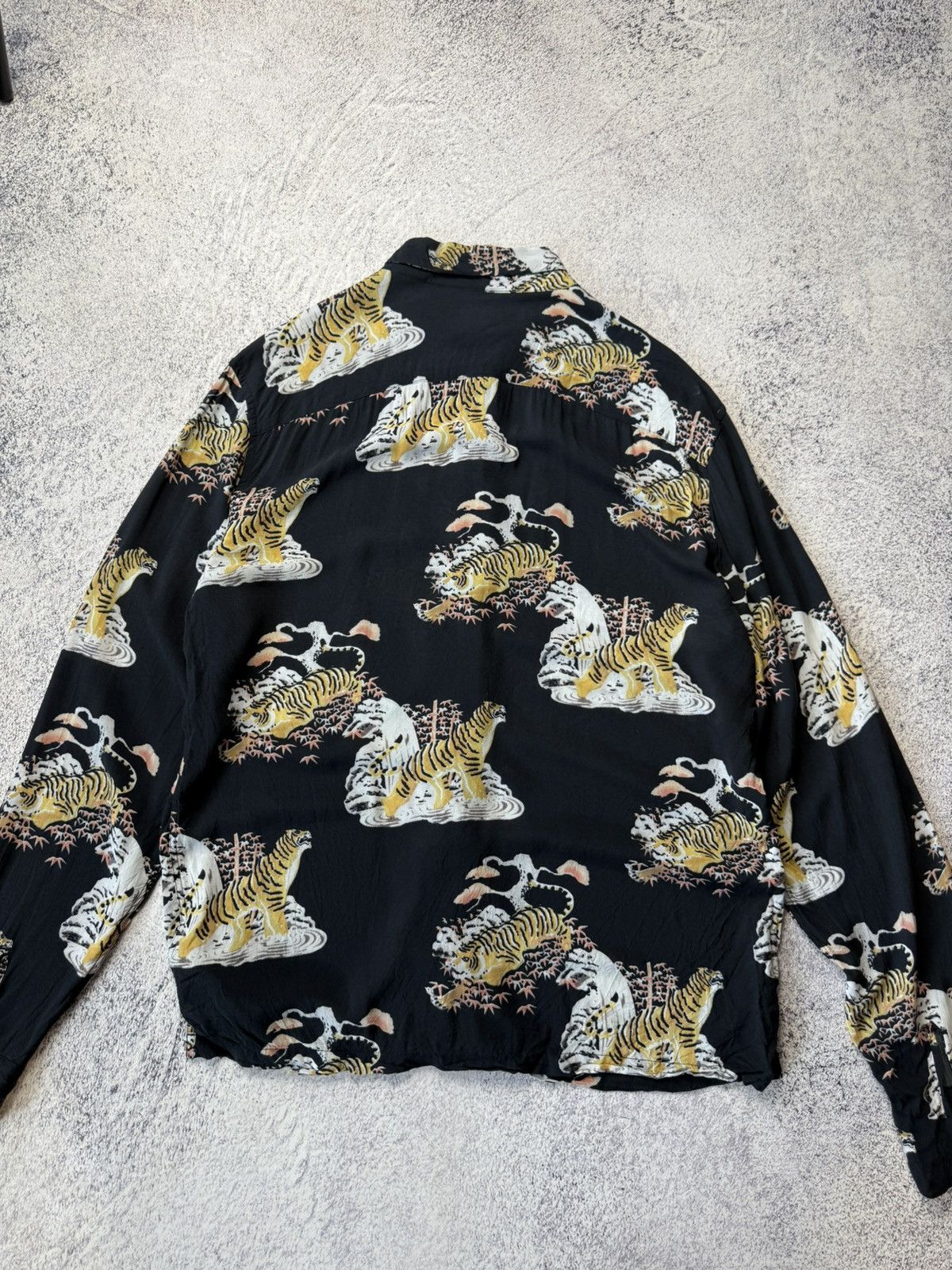 Allsaints Vintage Allsaints Viscose Tiger Crazy Print Y2K Hawaii Shirt Size US L / EU 52-54 / 3 - 22 Thumbnail