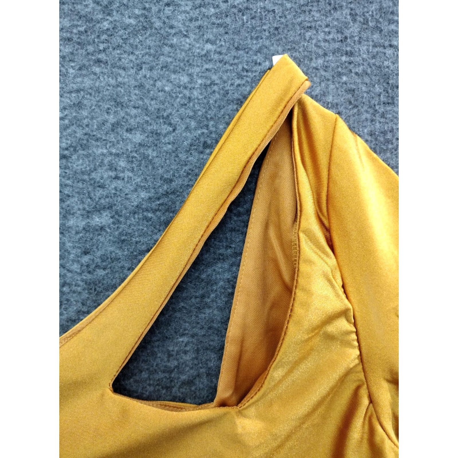 Soffe Codigo Crop Top Women's S Off Yellow One Shoulder Cut Out Top Size S / US 4 / IT 40 - 3 Thumbnail
