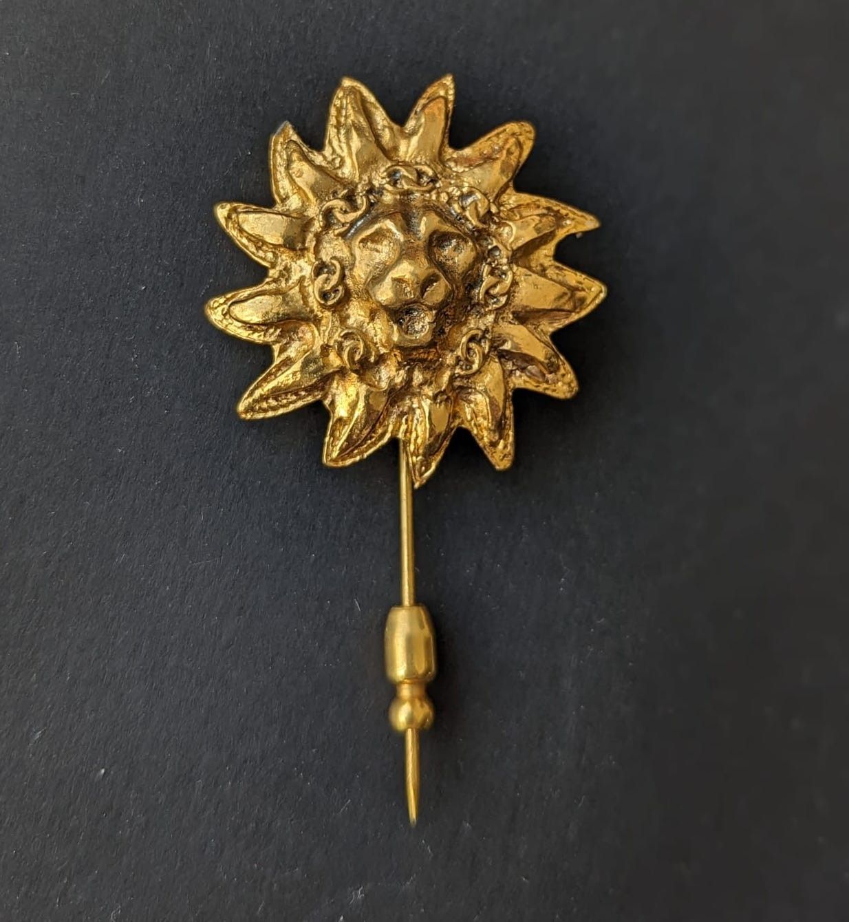 Chanel Chanel CC Logo Vintage Lion Brooch Pin RARE with box Size ONE SIZE - 5 Thumbnail