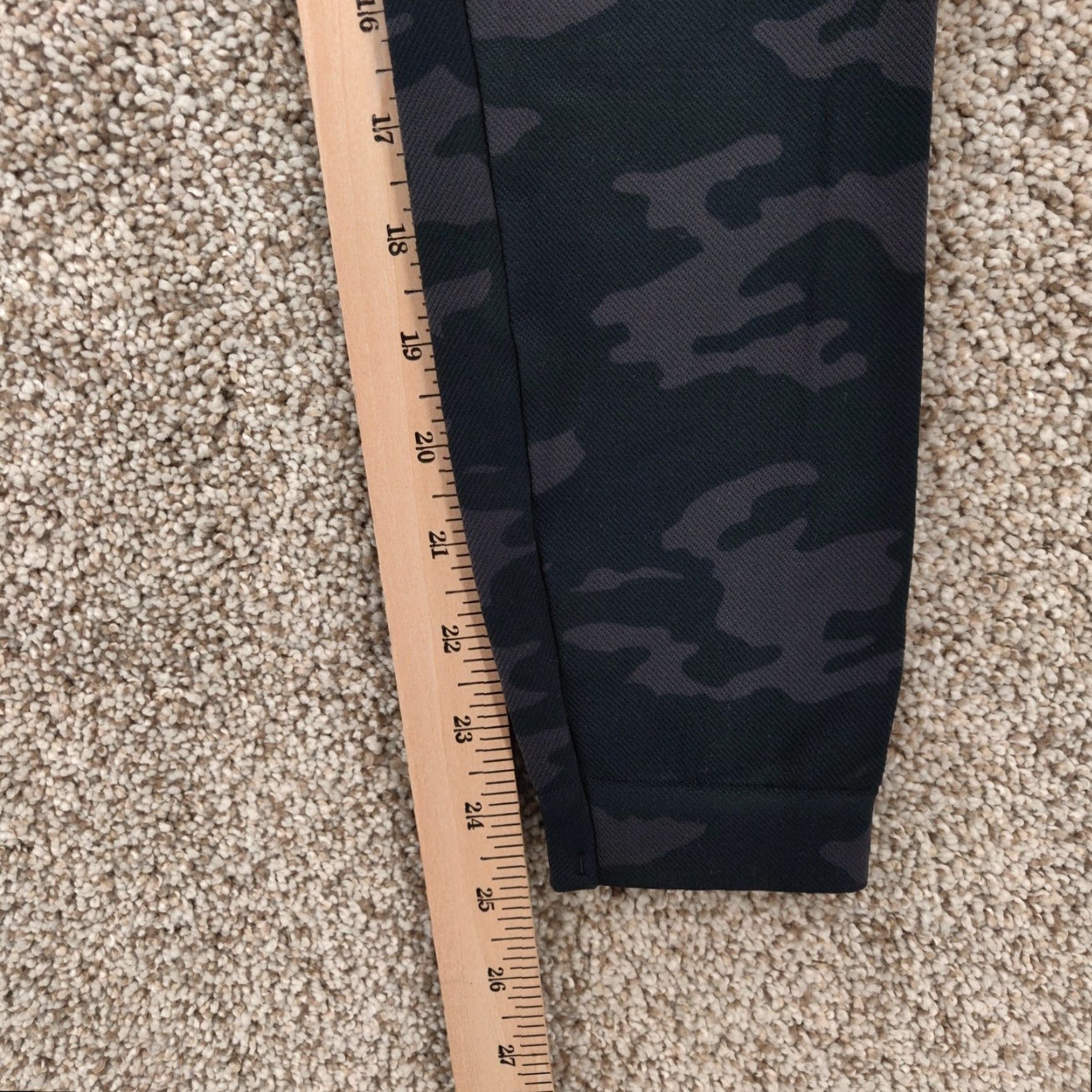 Spanx Spanx Leggings Women's M Camouflage Multicolor Breathable Compression Stretch Inseam 25 in Tapered Regular Activewear Athleisure Womens Size 32" / US 10 / IT 46 - 5 Thumbnail