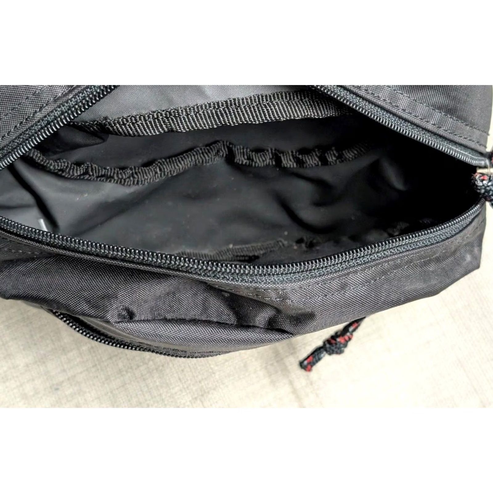 Nike VINTAGE NIKE fanny pack BACKPACK belts bag Nylon Bulls JORDAN black red 1990s 1993 1994 Mens Size ONE SIZE - 4 Thumbnail