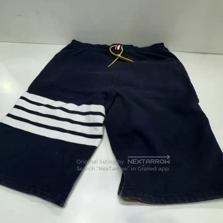 Thom Browne Thom Browne Classic Striped Sports Shorts. Size US 30 / EU 46 - 8 Thumbnail