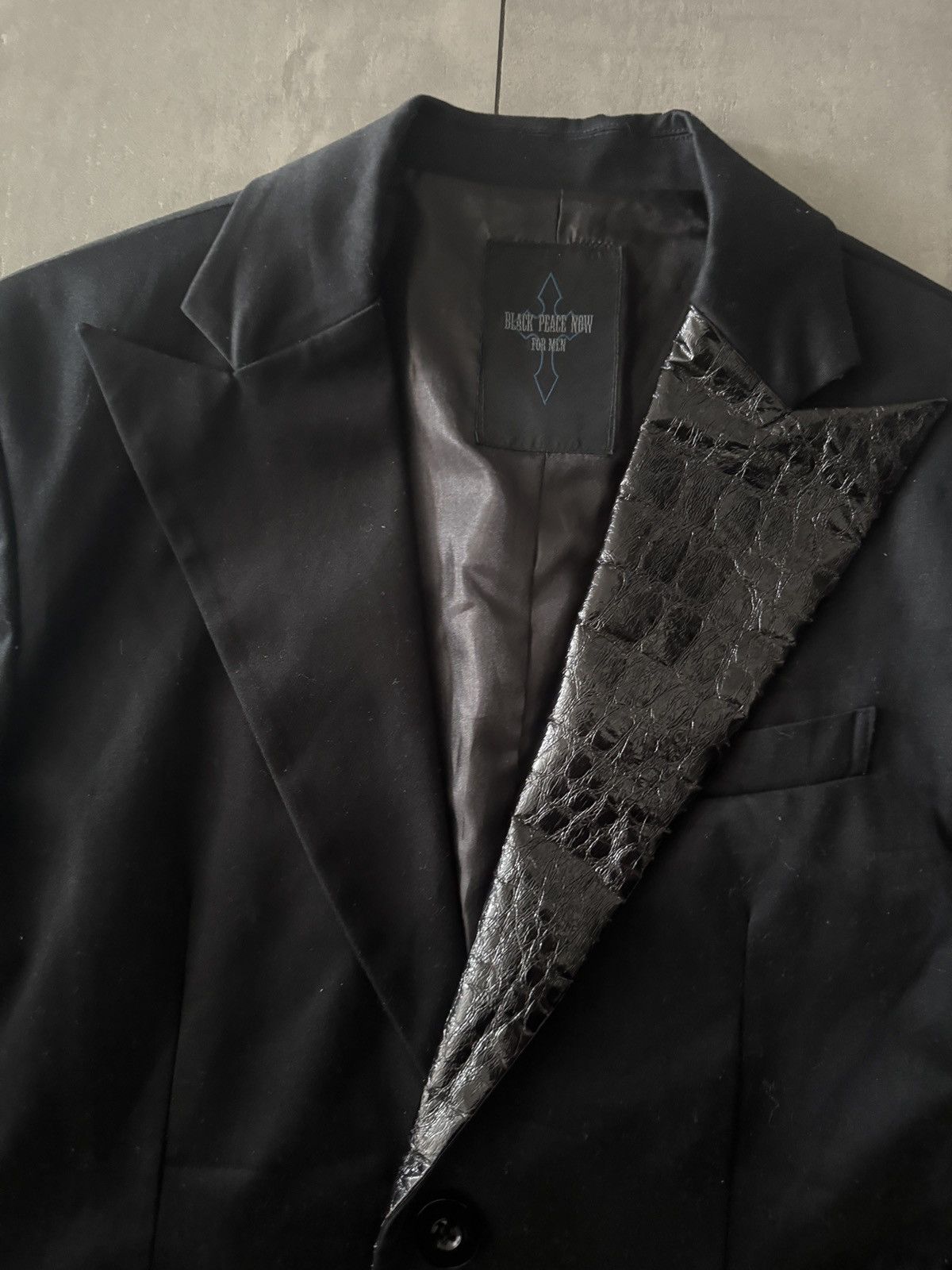 BP. Black Peace Now matching flared Suit and Pants croc pattern Size 38R - 9 Thumbnail