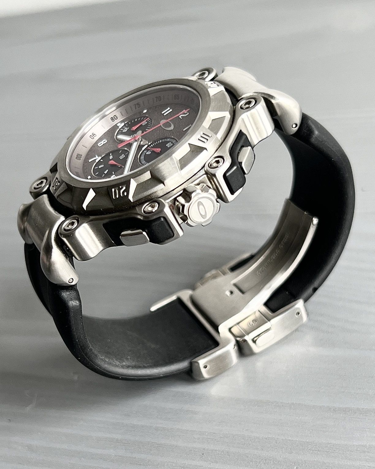 Oakley Oakley Crankcase Large 3-Hand Stainless Steel Carbon Watch Size ONE SIZE - 12 Thumbnail