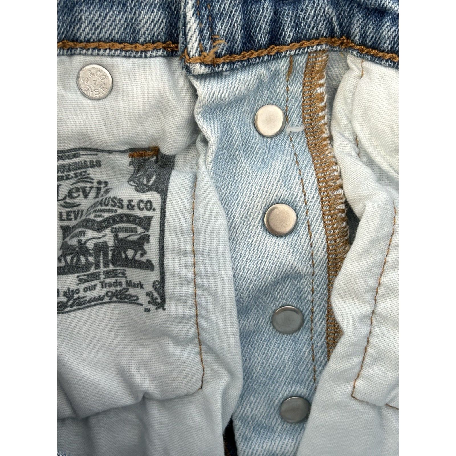 Levi's VINTAGE Levi’s 501 Button Fly 2 Tone Blue Denim Shorts sz 24 Size 42" / US 20 - 8 Thumbnail