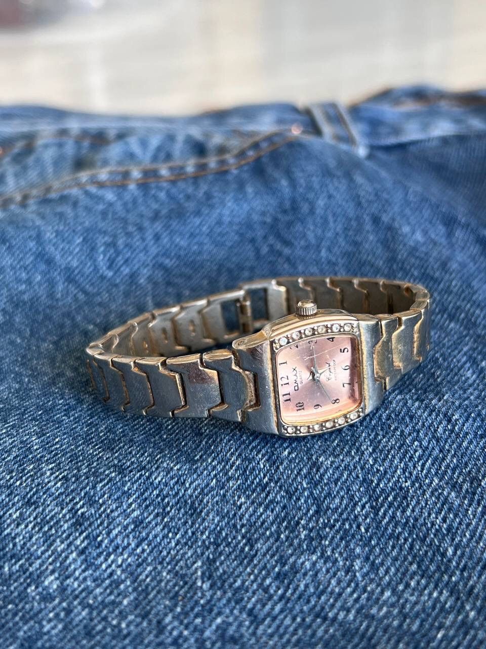 Japanese Brand × Vintage Vintage Pink Logo Japanese style futuristic Watch Size ONE SIZE - 1 Thumbnail