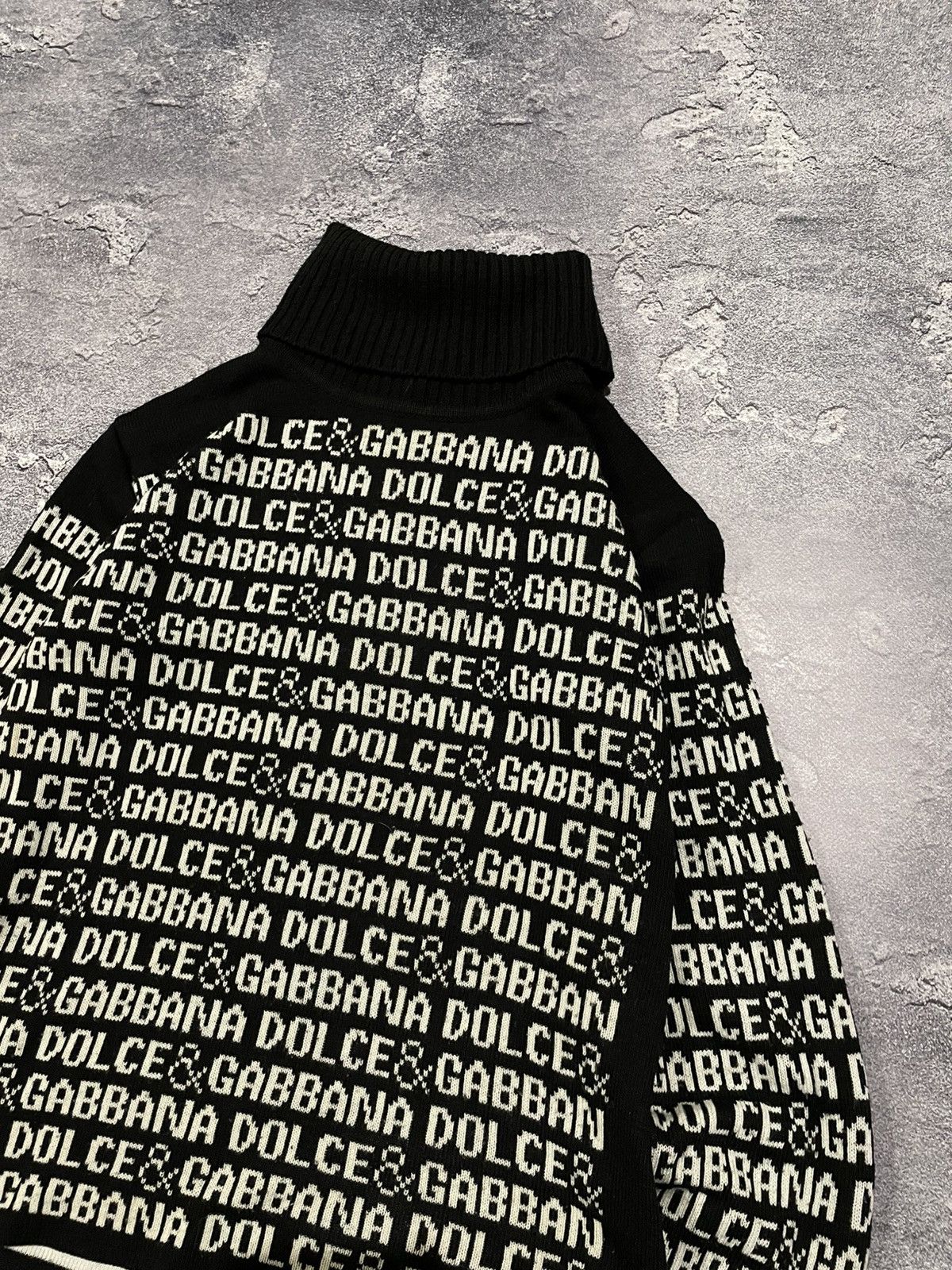 Dolce & Gabbana Vintage Dolce & Gabbana Monogram Logo Turtleneck Sweater Y2K Size M / US 6-8 / IT 42-44 - 4 Thumbnail