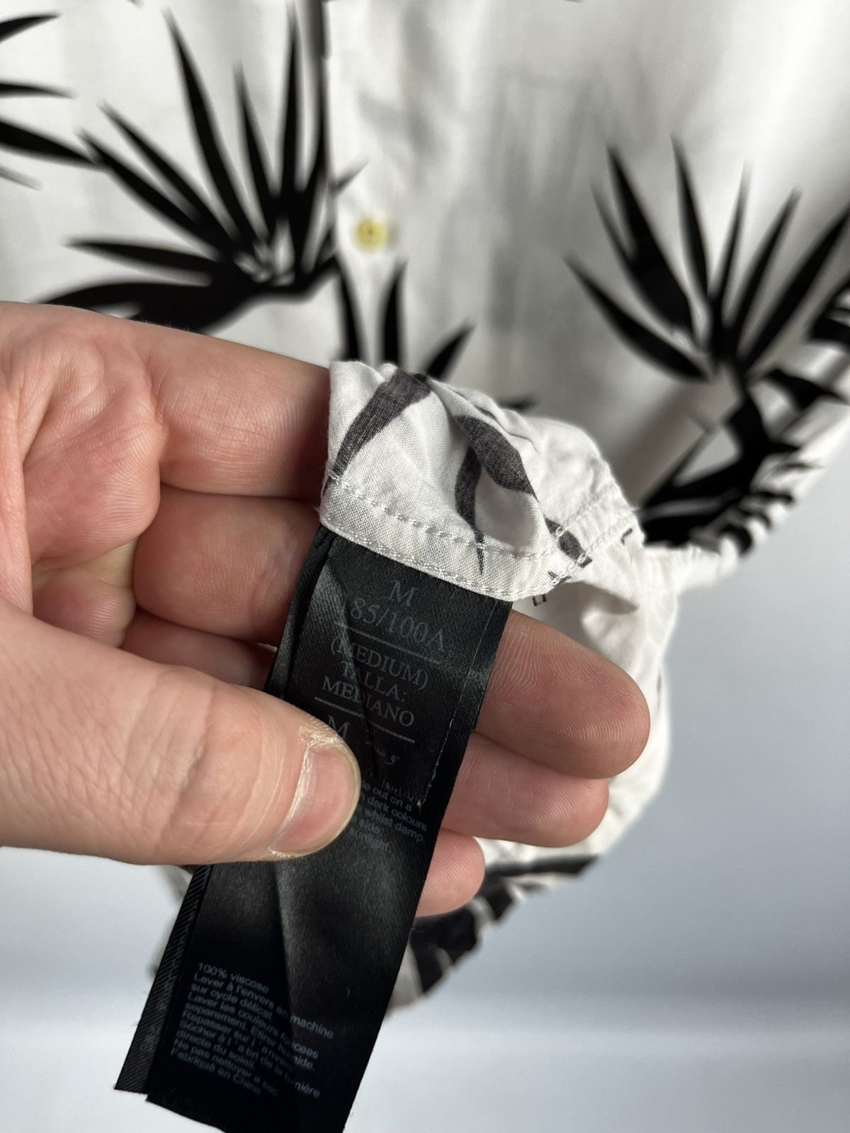 Allsaints All Saints Bhutan Shirt Men’s Medium White Floral Size US M / EU 48-50 / 2 - 8 Thumbnail