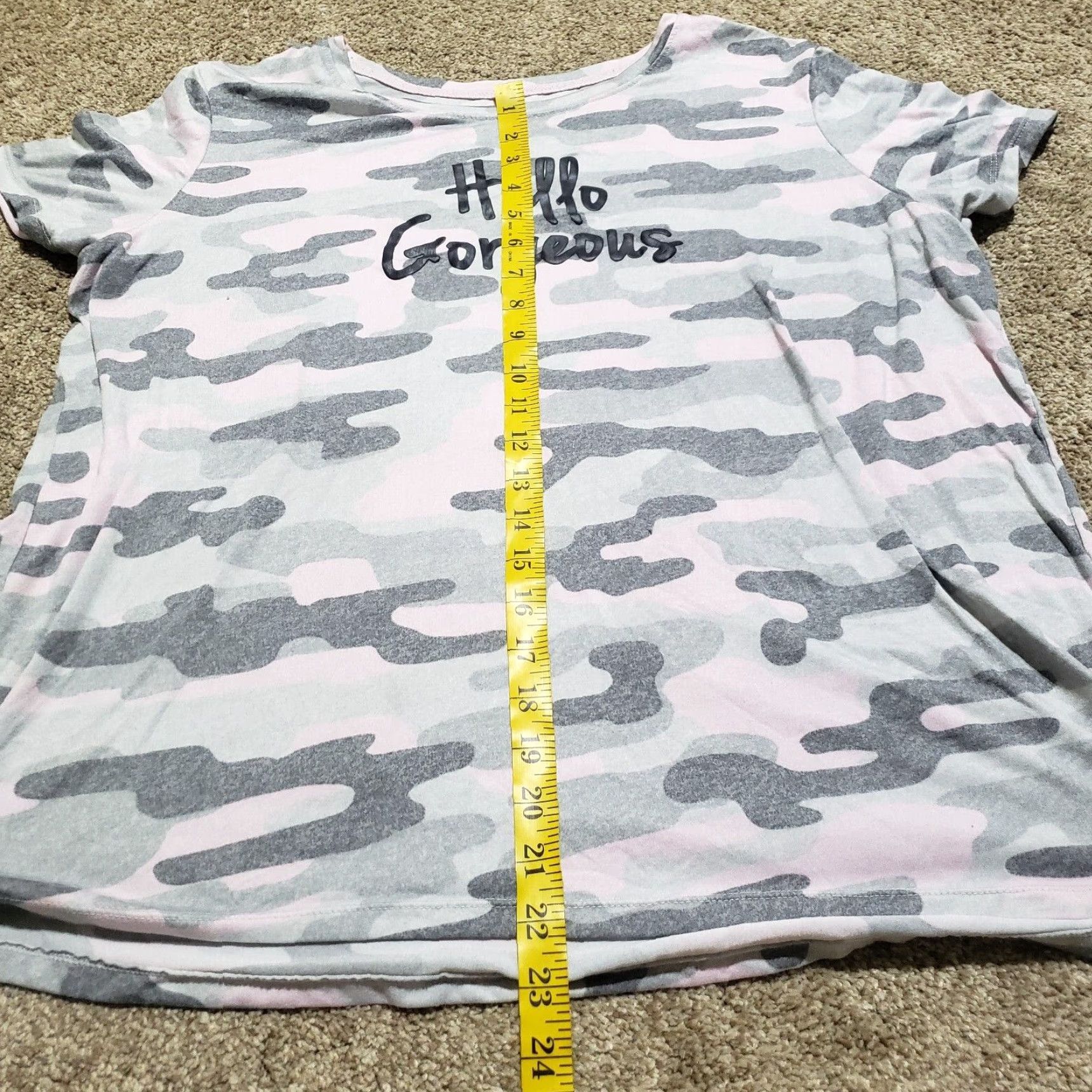 Vintage Hello Gorgeous Women's Pajama Shirt Camouflage Pink & Gray Adult Size L Large Size S / US 4 / IT 40 - 6 Thumbnail