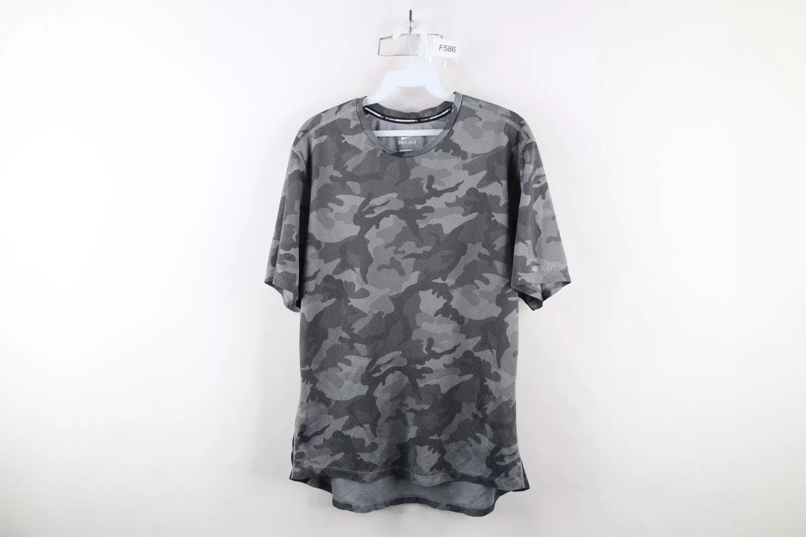 Nike × Vintage Nike Running Scott Mini Swoosh Reflective Camouflage T-Shirt Size US L / EU 52-54 / 3 - 1 Thumbnail