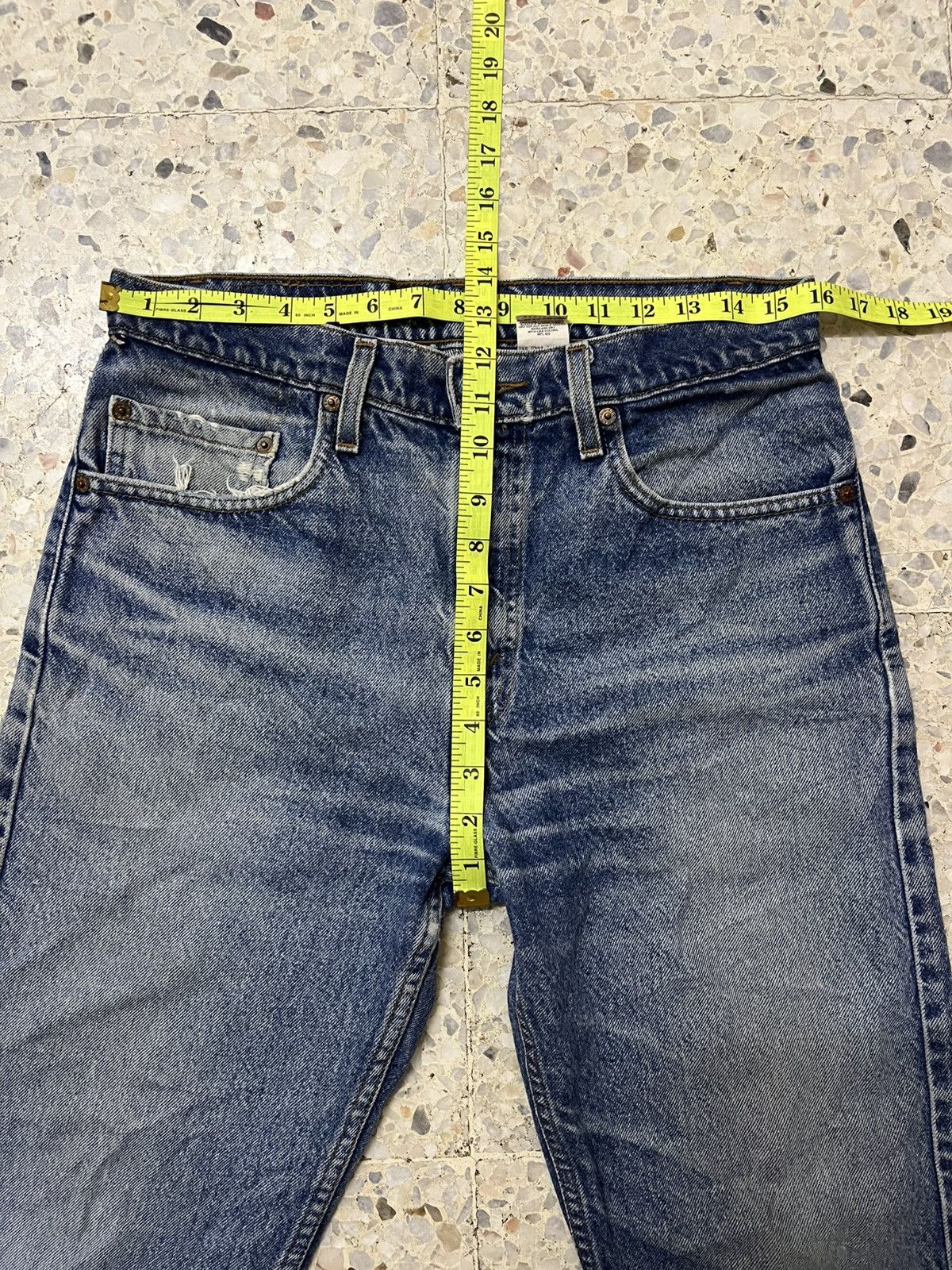 Levi's Vintage Levi’s 505 distressed 90s light blue wash jeans Size US 32 / EU 48 - 16 Thumbnail