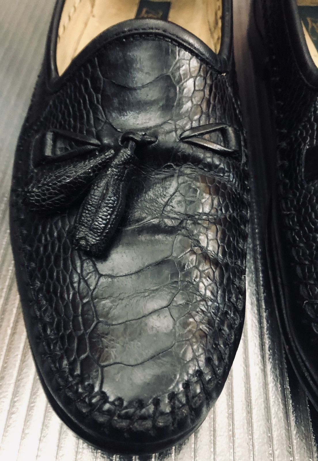 Zelli Roma black ostrich leg tasseled loafer 9.5 M