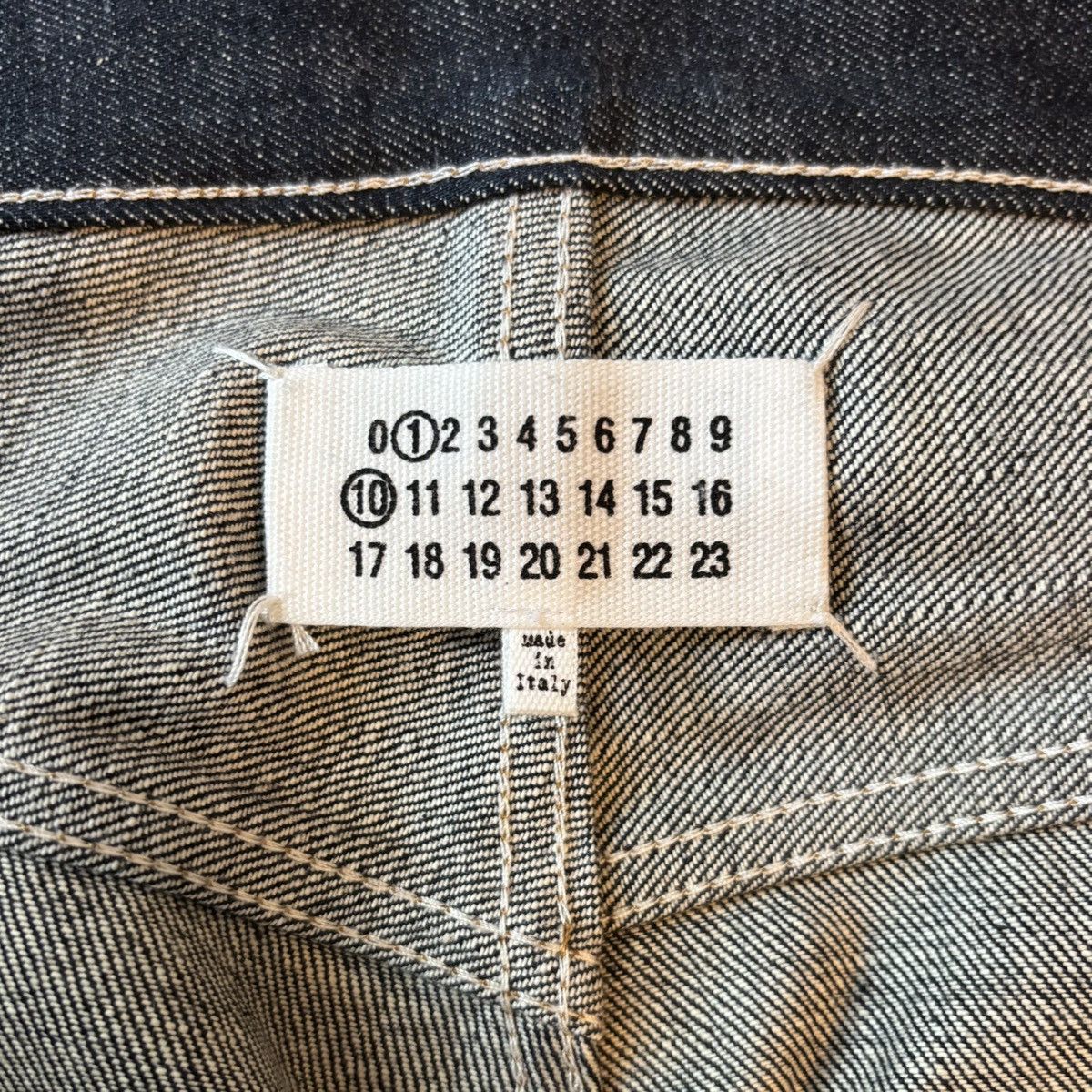 Maison Margiela Maison Margiela Lacquered Turn-up Jeans Size US 28 / EU 44 - 6 Thumbnail